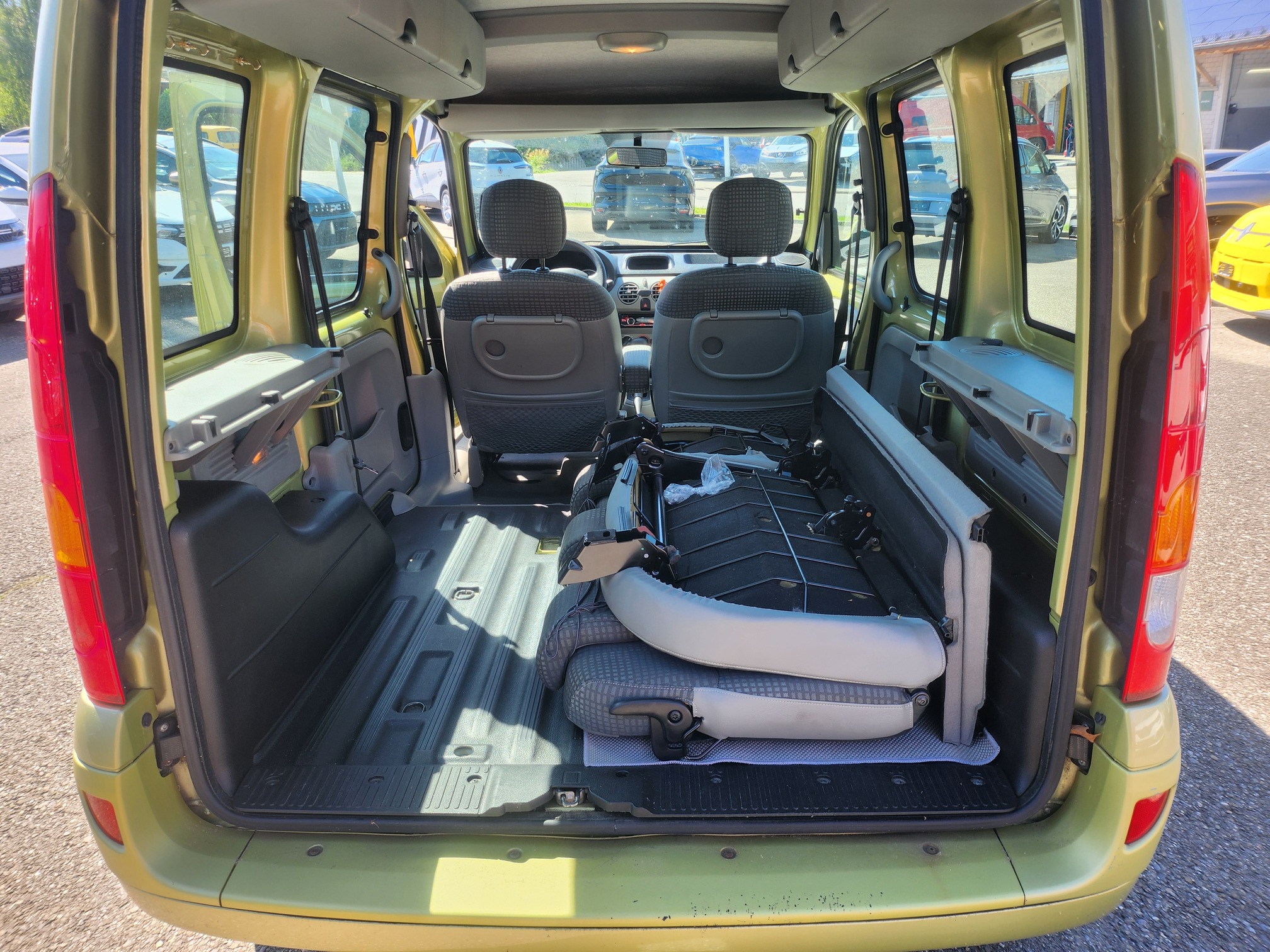 RENAULT Kangoo 1.6 16V — zdjęcie 10