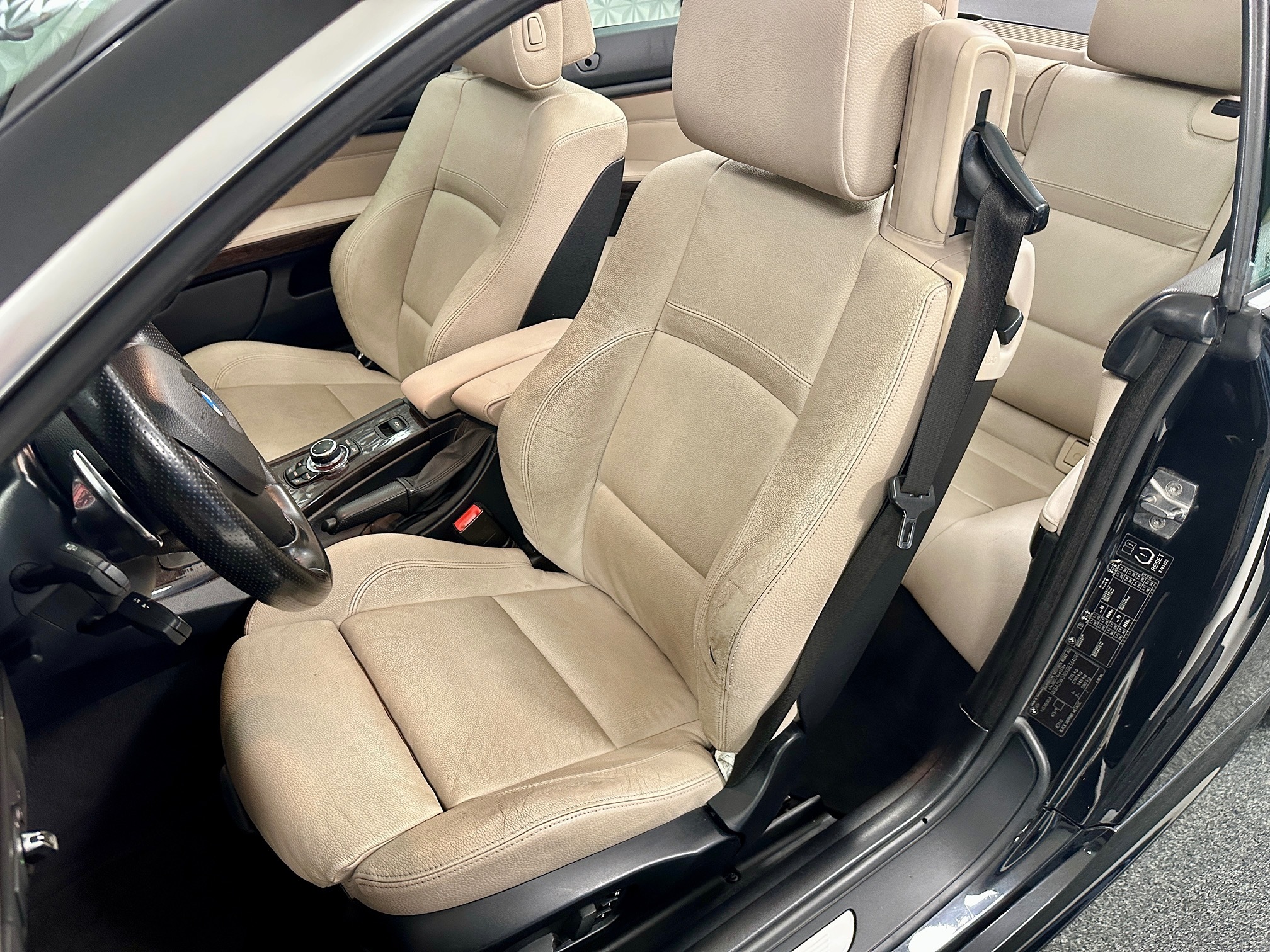 BMW 325i Cabrio — zdjęcie 13