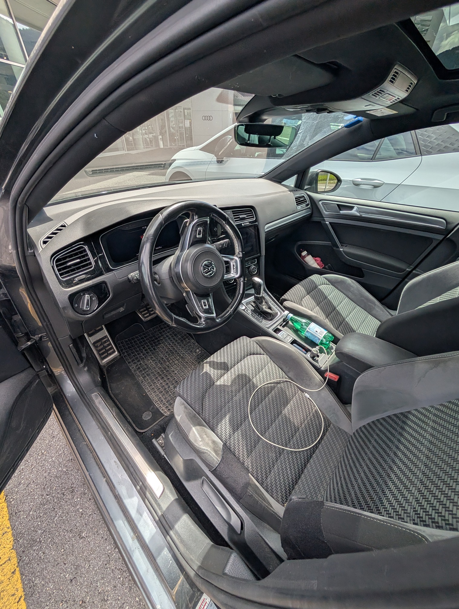 VW Golf 1.5 TSI 5 — zdjęcie 5