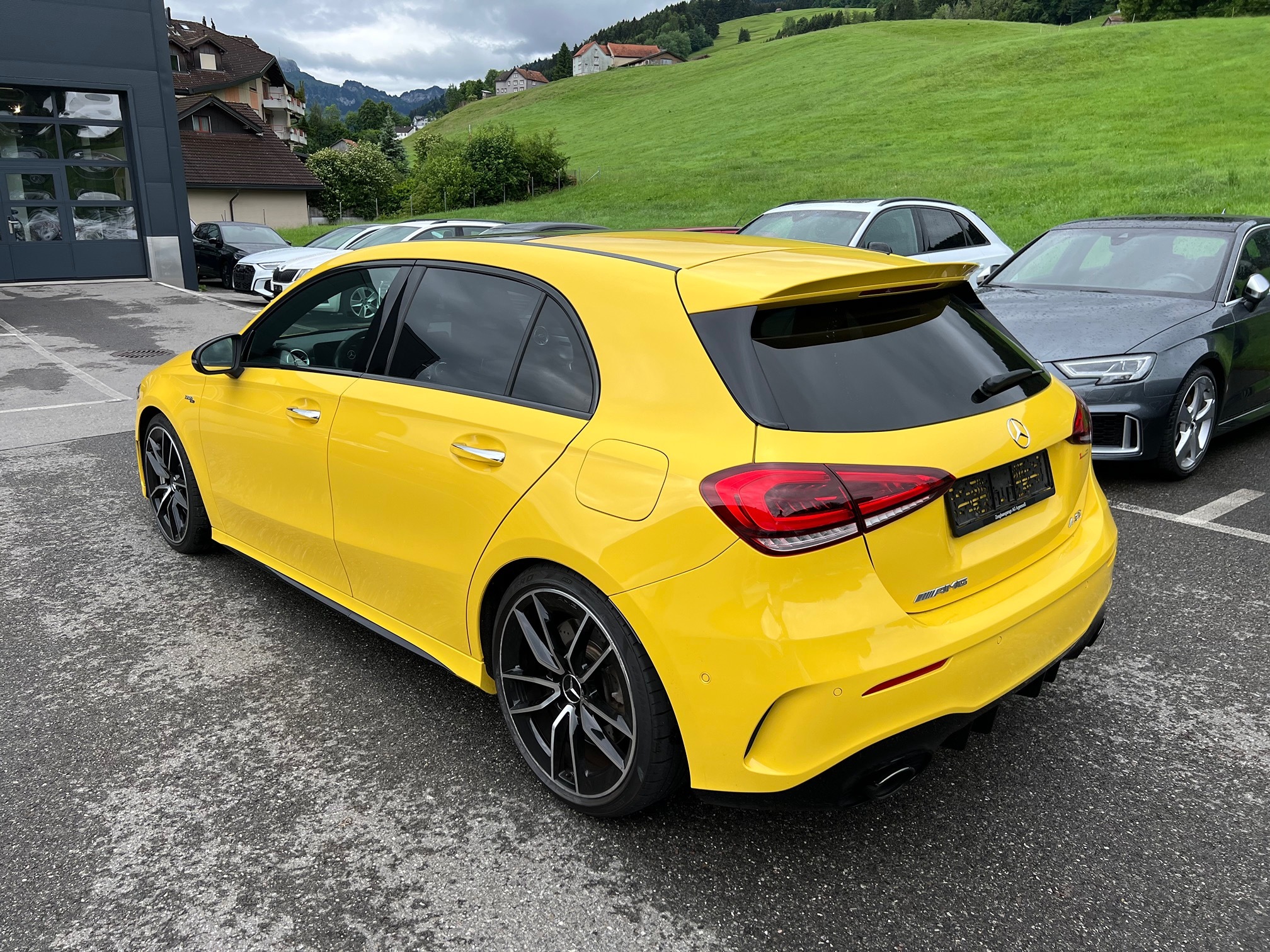 MERCEDES-BENZ AMG A 35 — zdjęcie 9