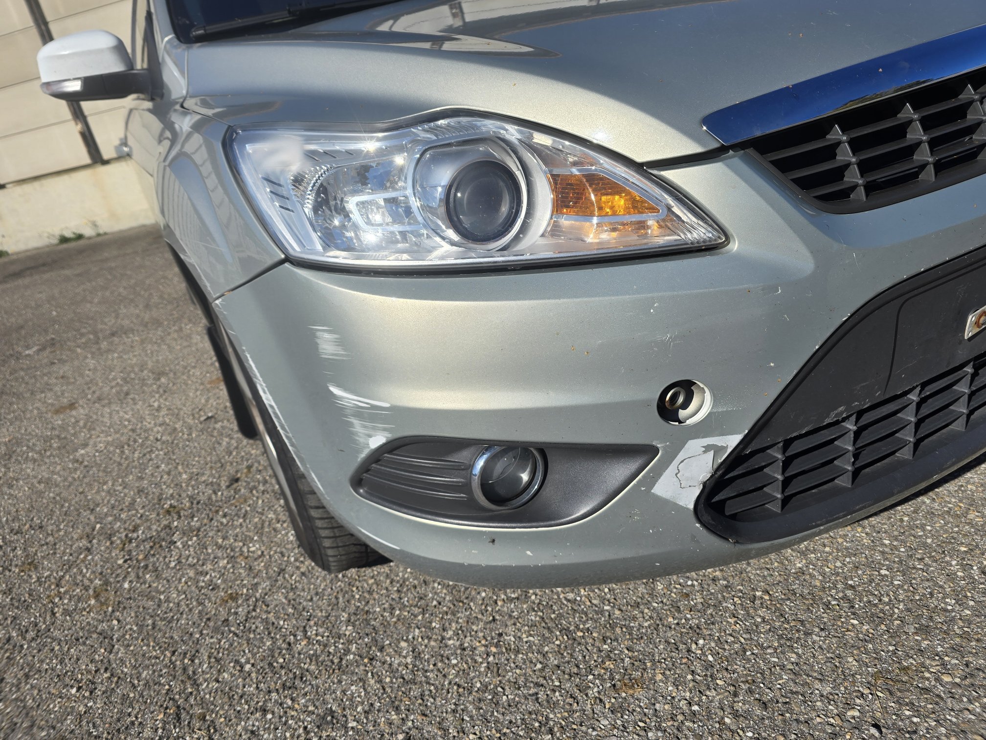 FORD Focus 2.0i 16V — zdjęcie 10