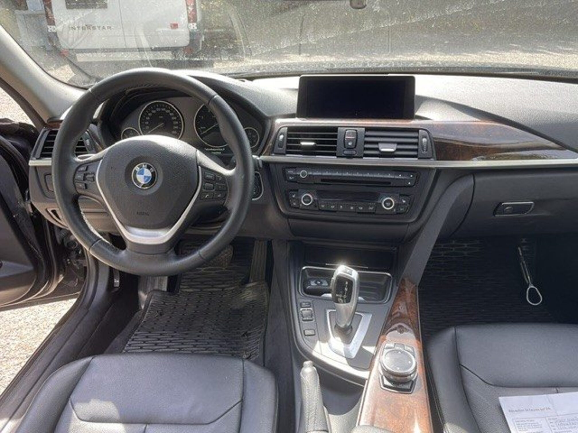 BMW 320d xDrive  — zdjęcie 8