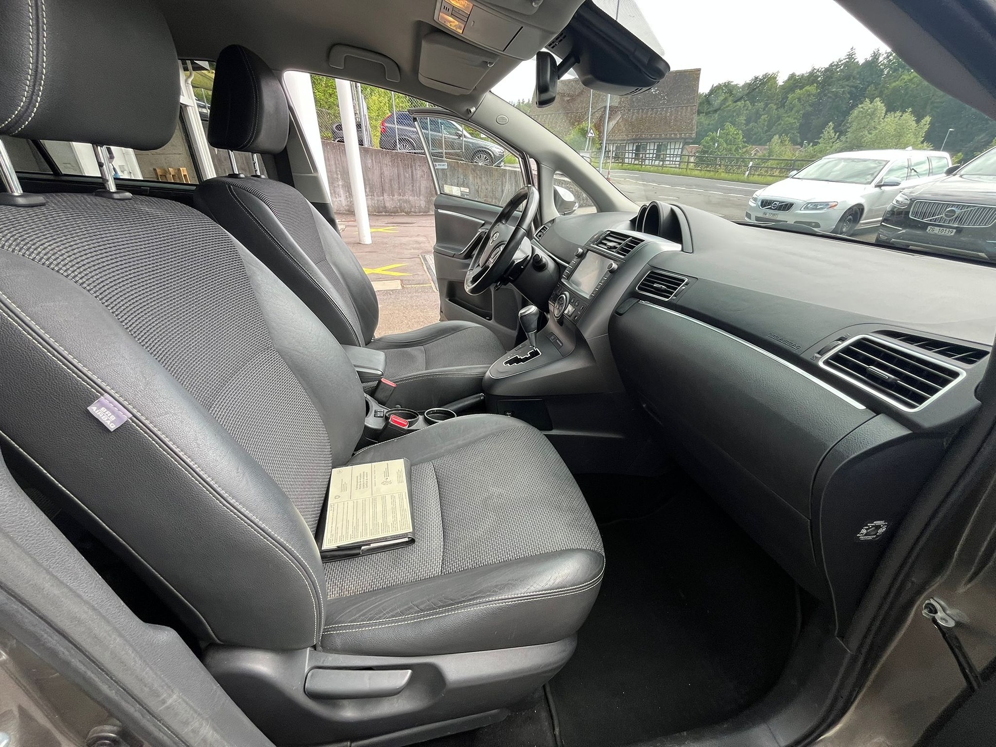 TOYOTA Verso — zdjęcie 11