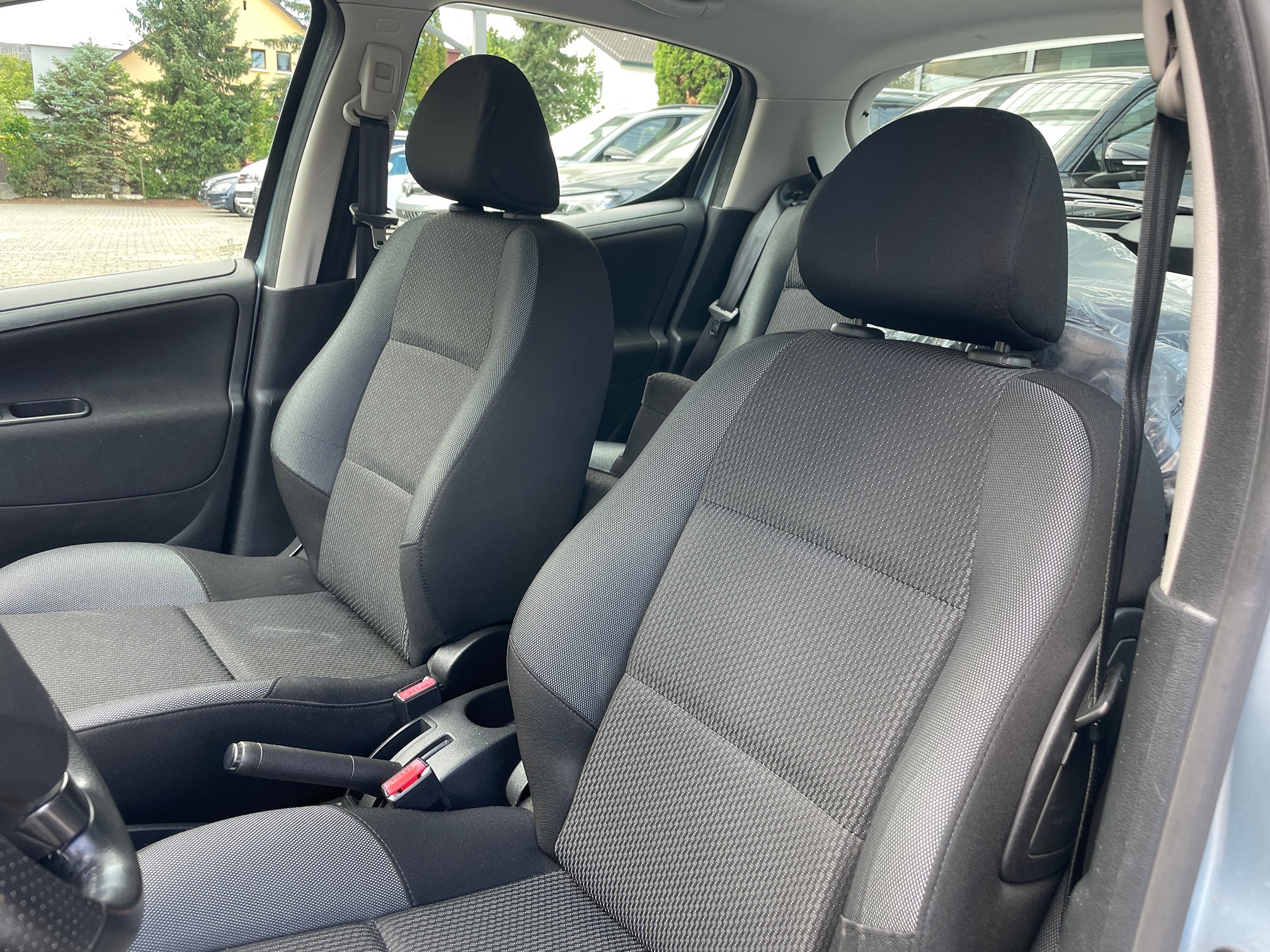 PEUGEOT 207 1.4i 16V — zdjęcie 12