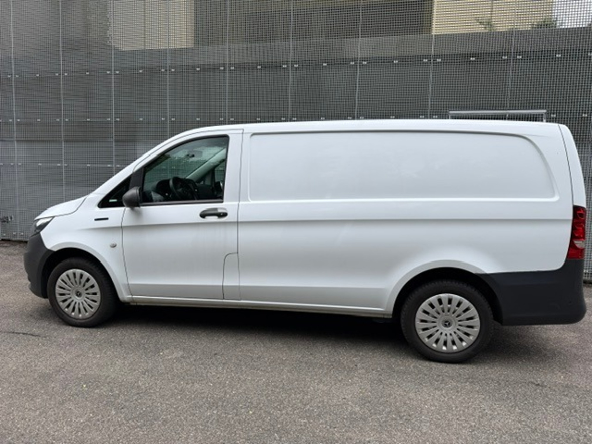MERCEDES-BENZ eVito — zdjęcie 1