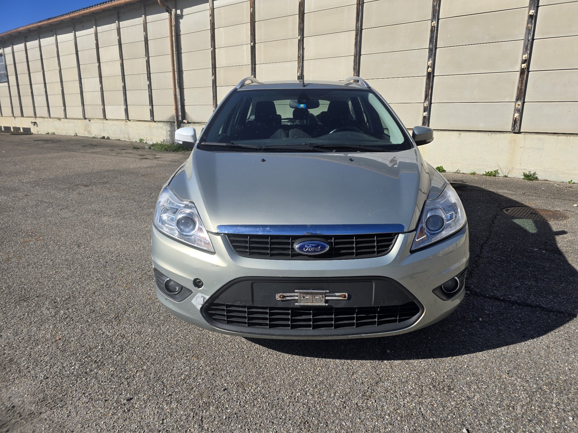 FORD Focus 2.0i 16V — zdjęcie 2