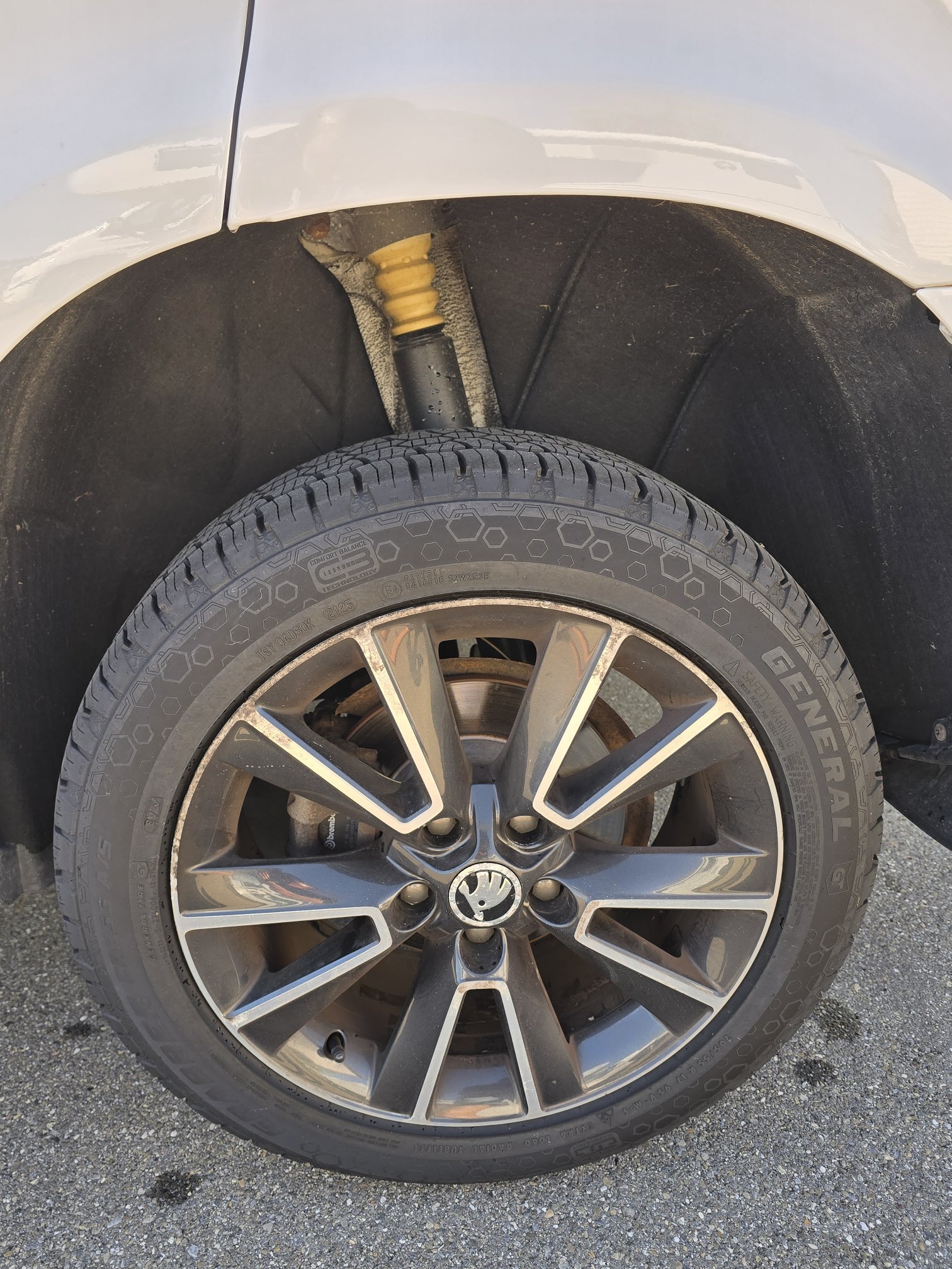 SKODA Yeti 2.0 TDI — zdjęcie 12