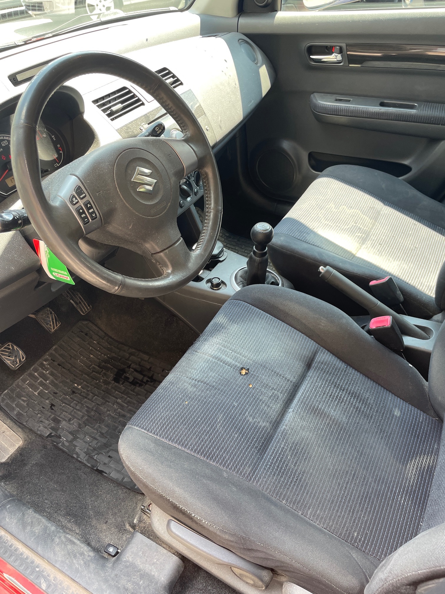 SUZUKI Swift 1.3 4WD — zdjęcie 8
