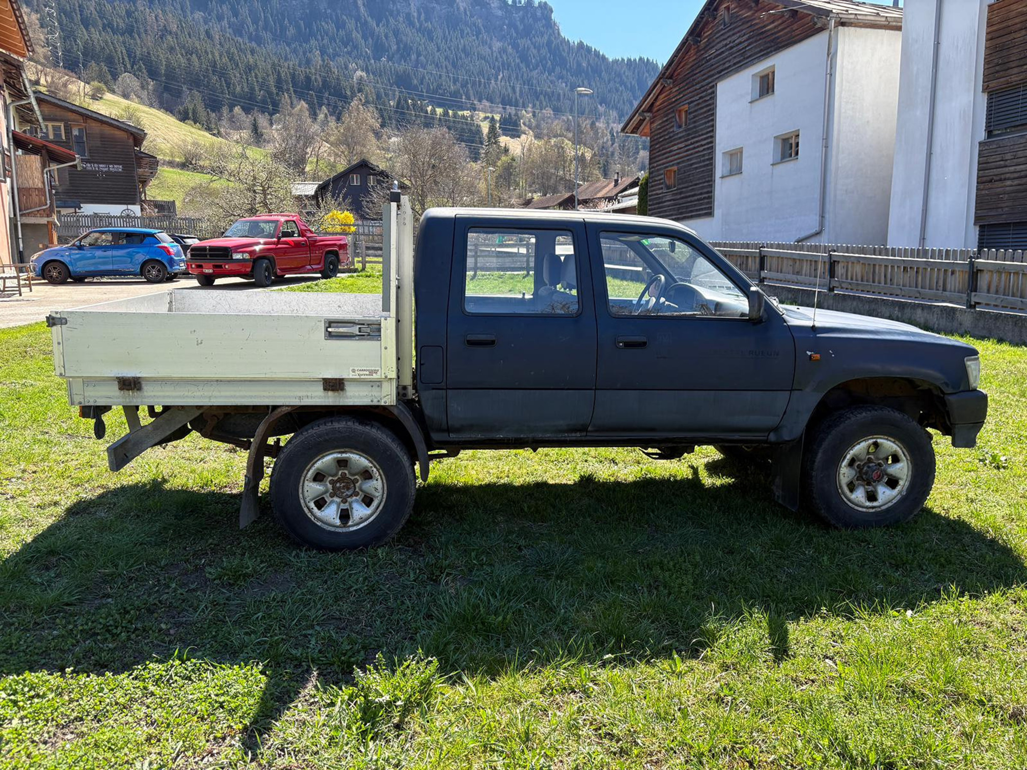 TOYOTA Hilux 4WD — zdjęcie 2