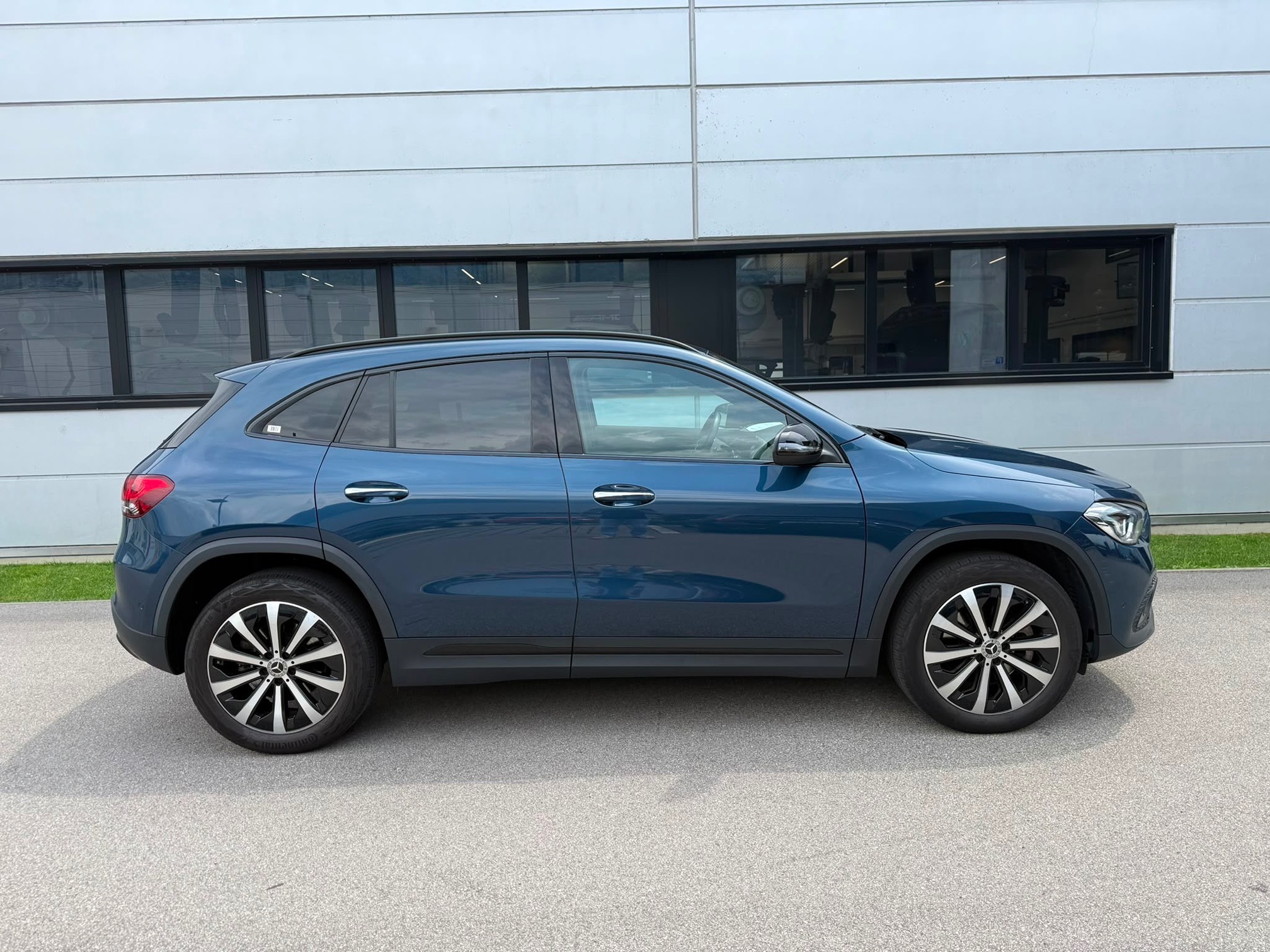 MERCEDES-BENZ GLA 250 4MATIC Progressive Line — zdjęcie 8