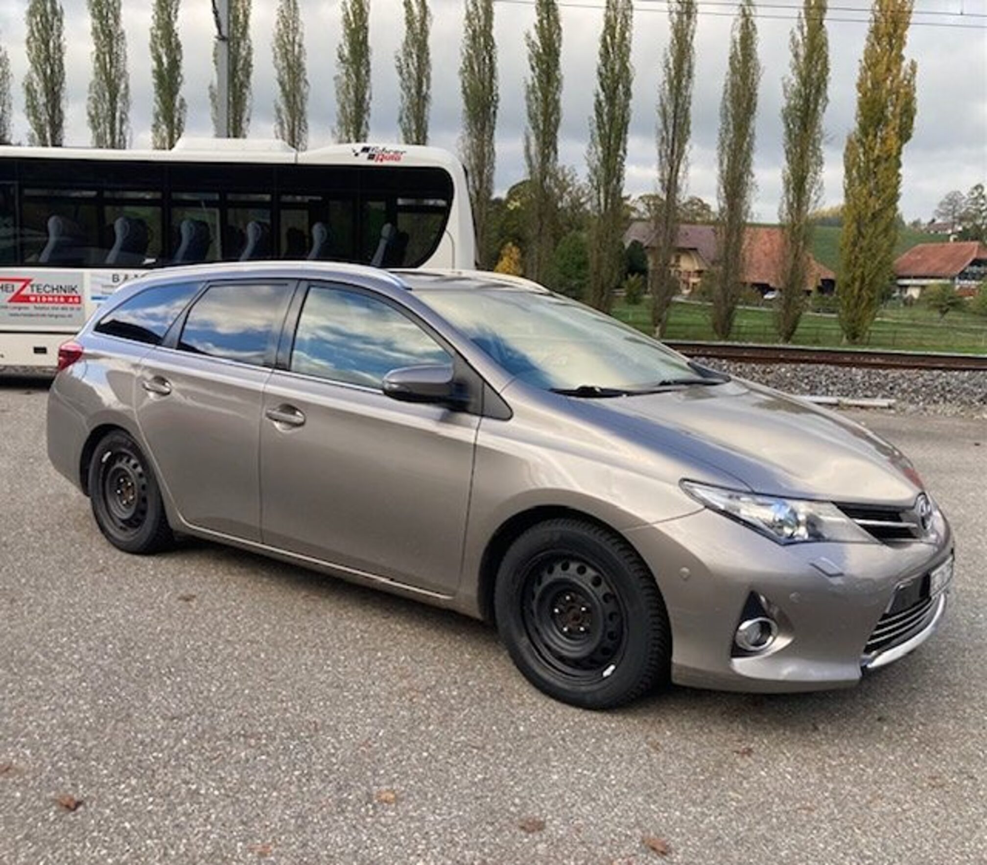 TOYOTA Auris 2.0 DPF — zdjęcie 3