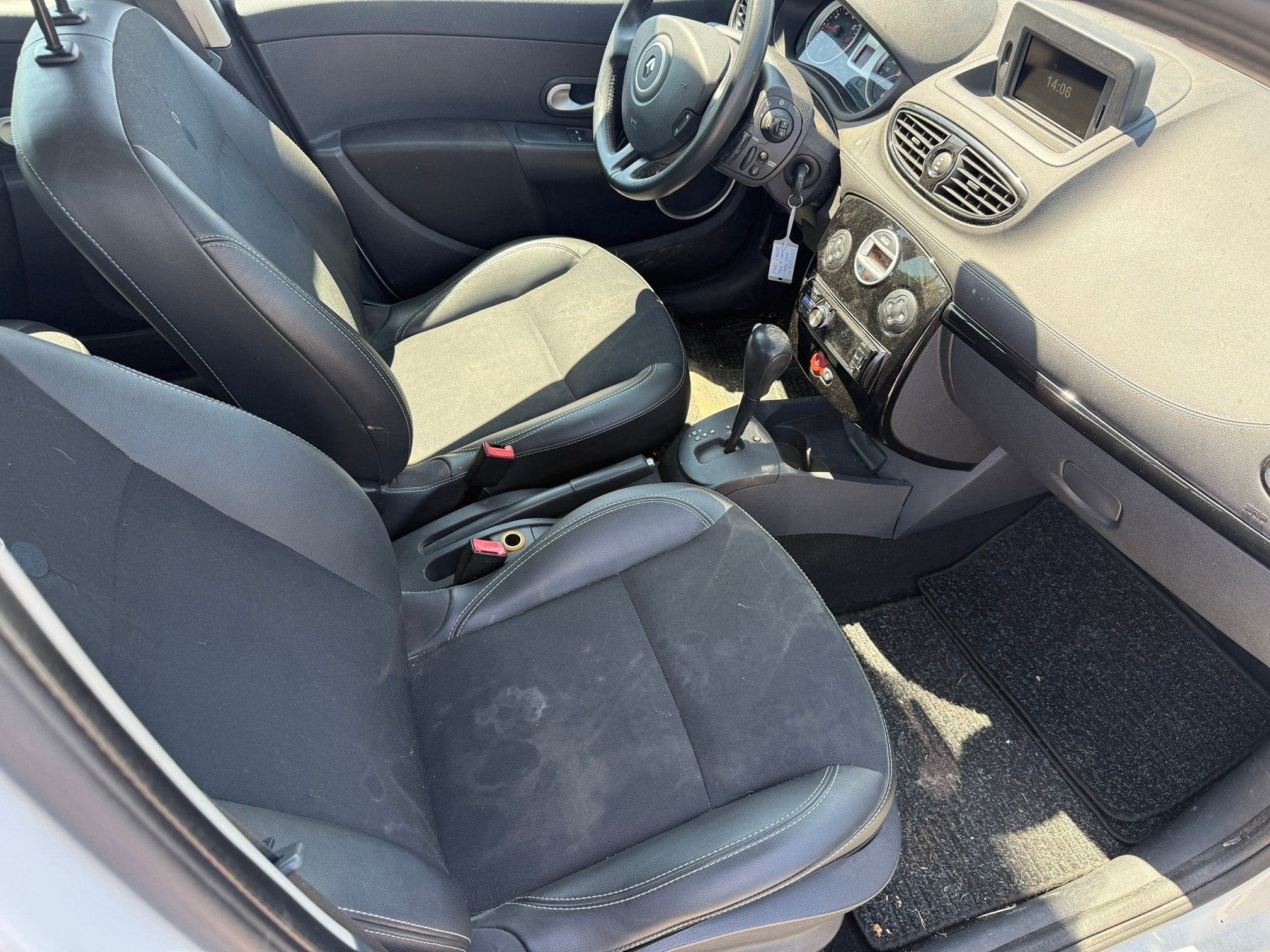 RENAULT Clio 1.6 16V 110 — zdjęcie 11