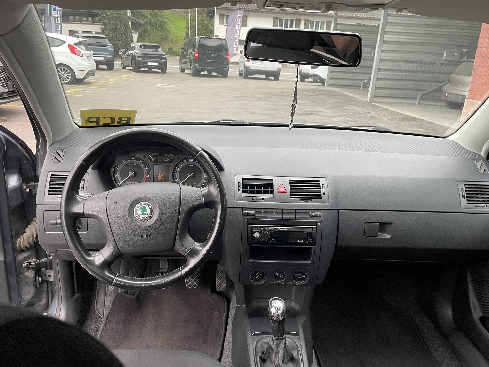 SKODA Fabia Hatchback — zdjęcie 11