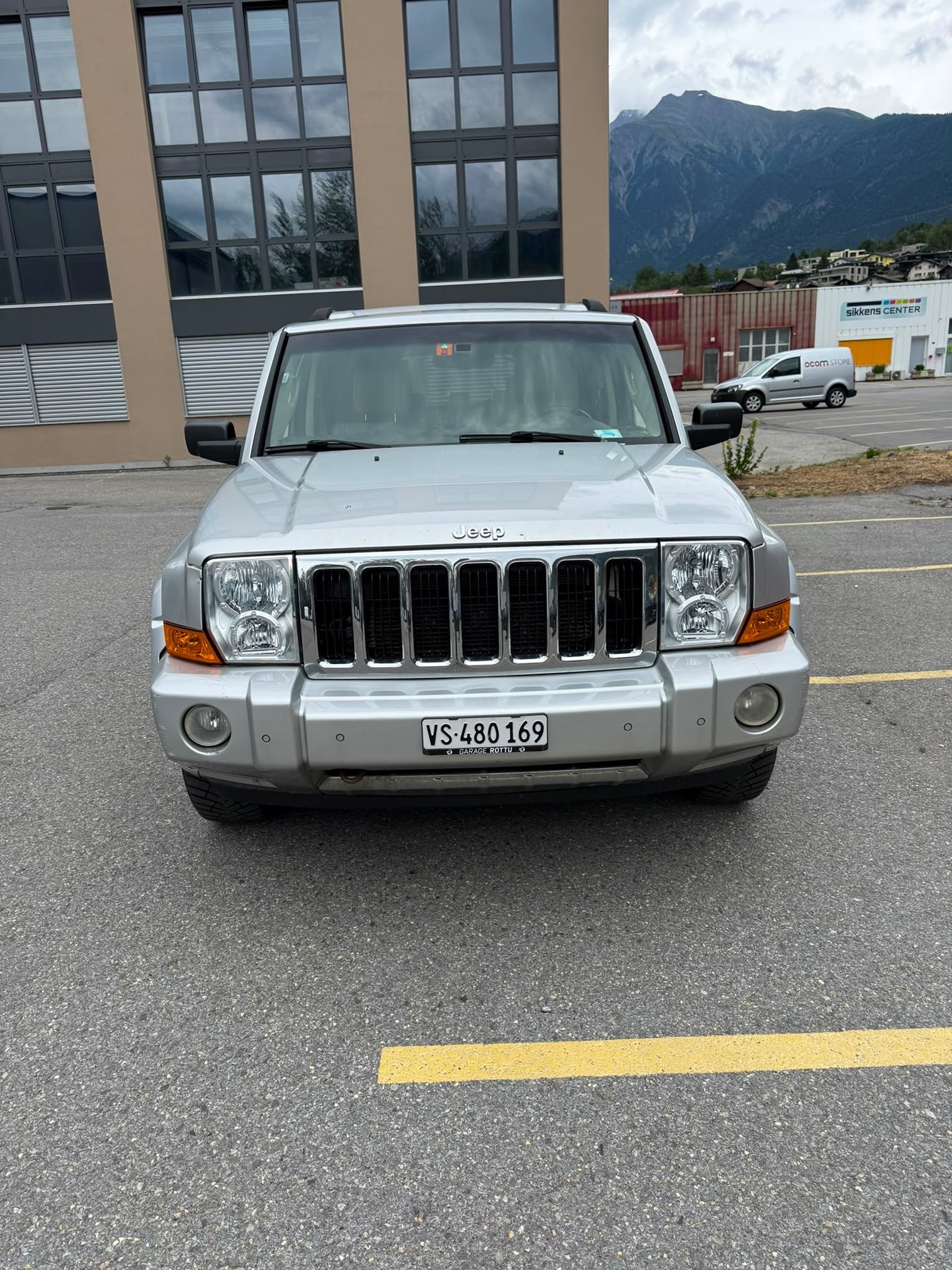 JEEP Commander 3.0CRD — zdjęcie 11