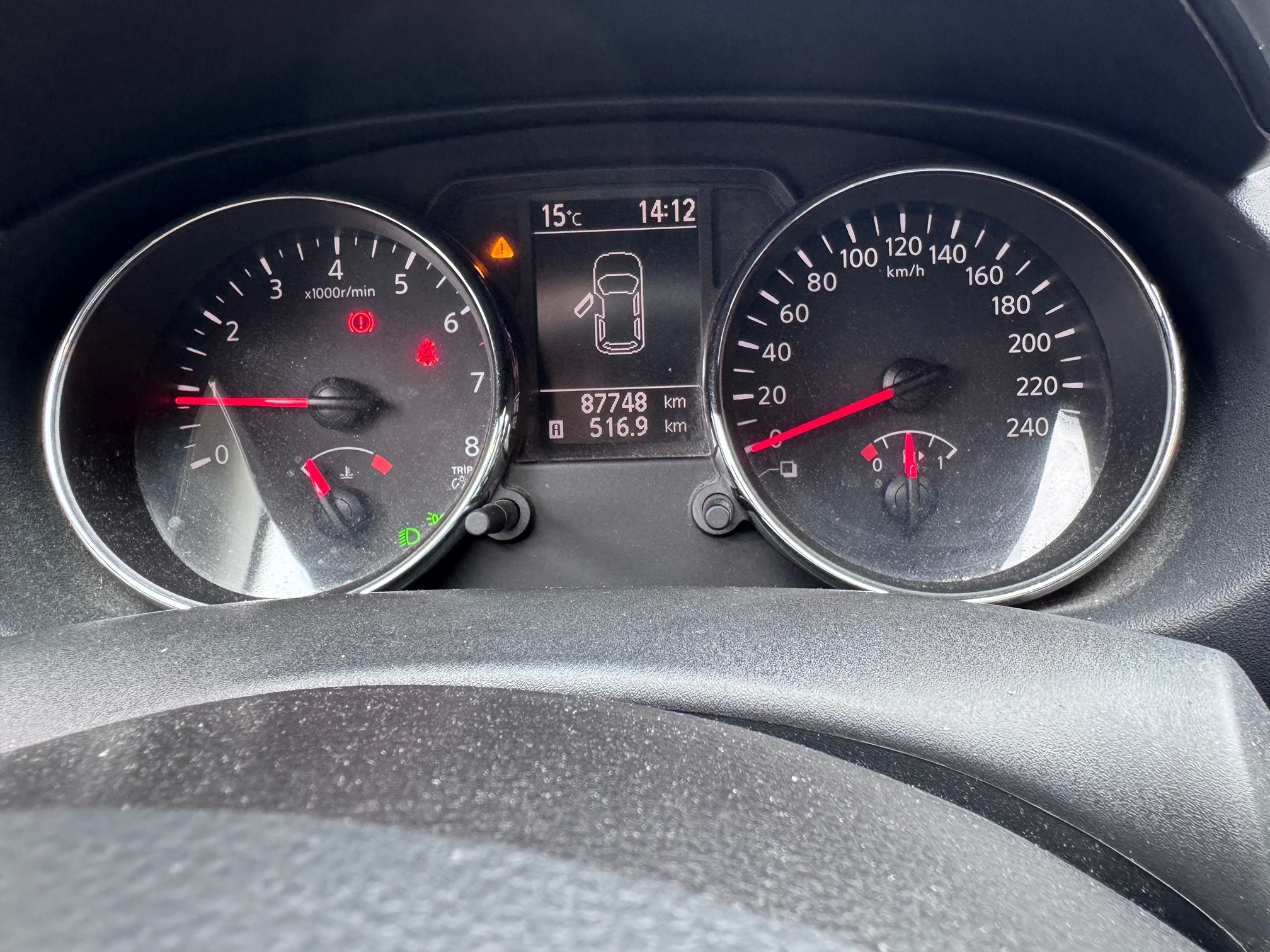 NISSAN Qashqai 1.6 — zdjęcie 15