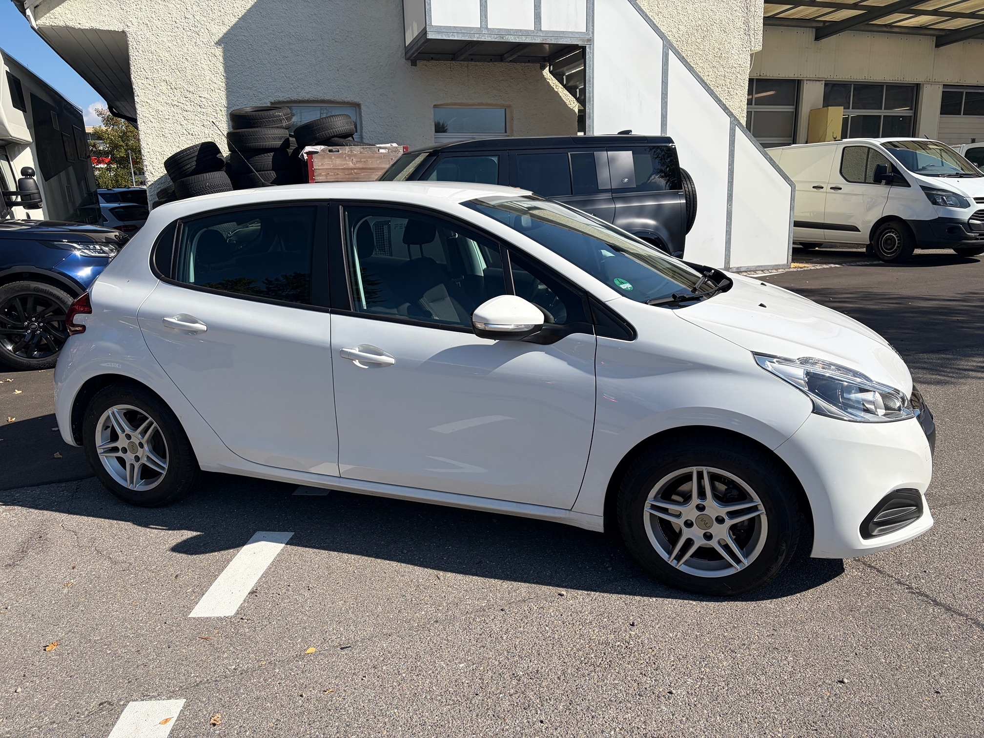 PEUGEOT 208 1.2 VTi — zdjęcie 3