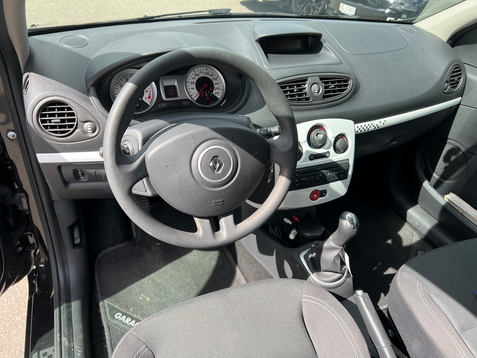 RENAULT Clio 1.2 100 — zdjęcie 9