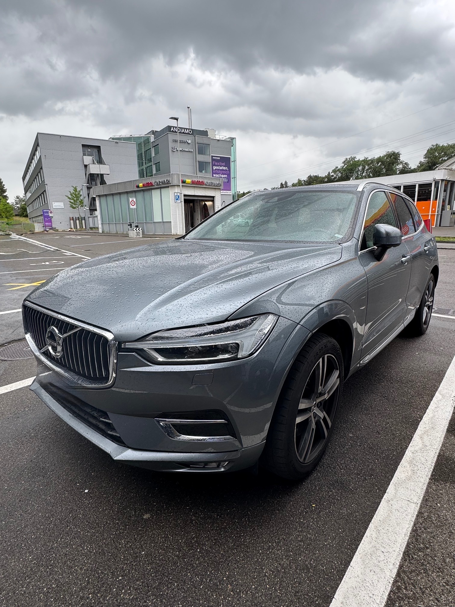 VOLVO XC60 T5 AWD — zdjęcie 3