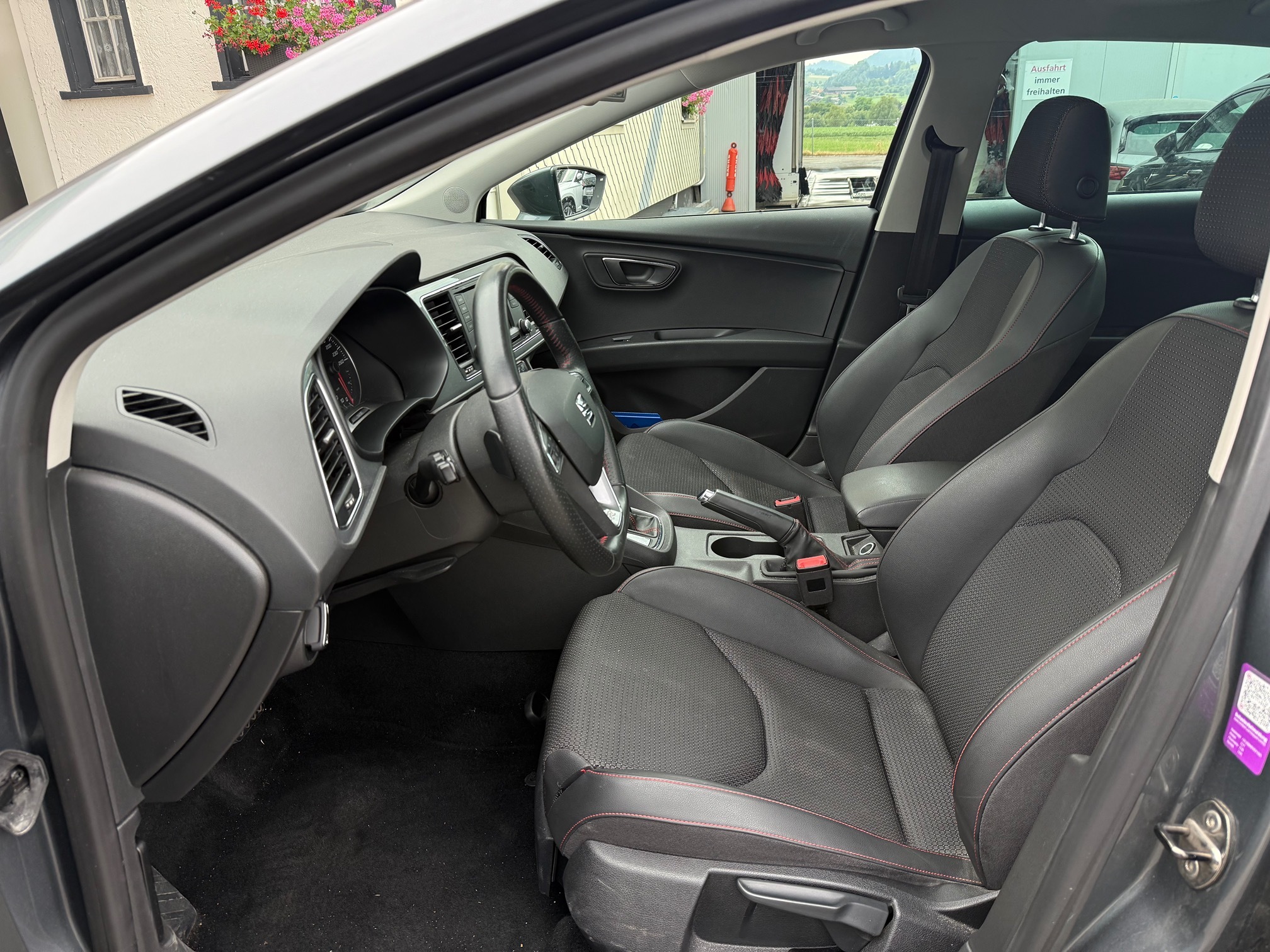 SEAT Leon 1.8 TSI DSG Automat (MFK 07.2025) — zdjęcie 5