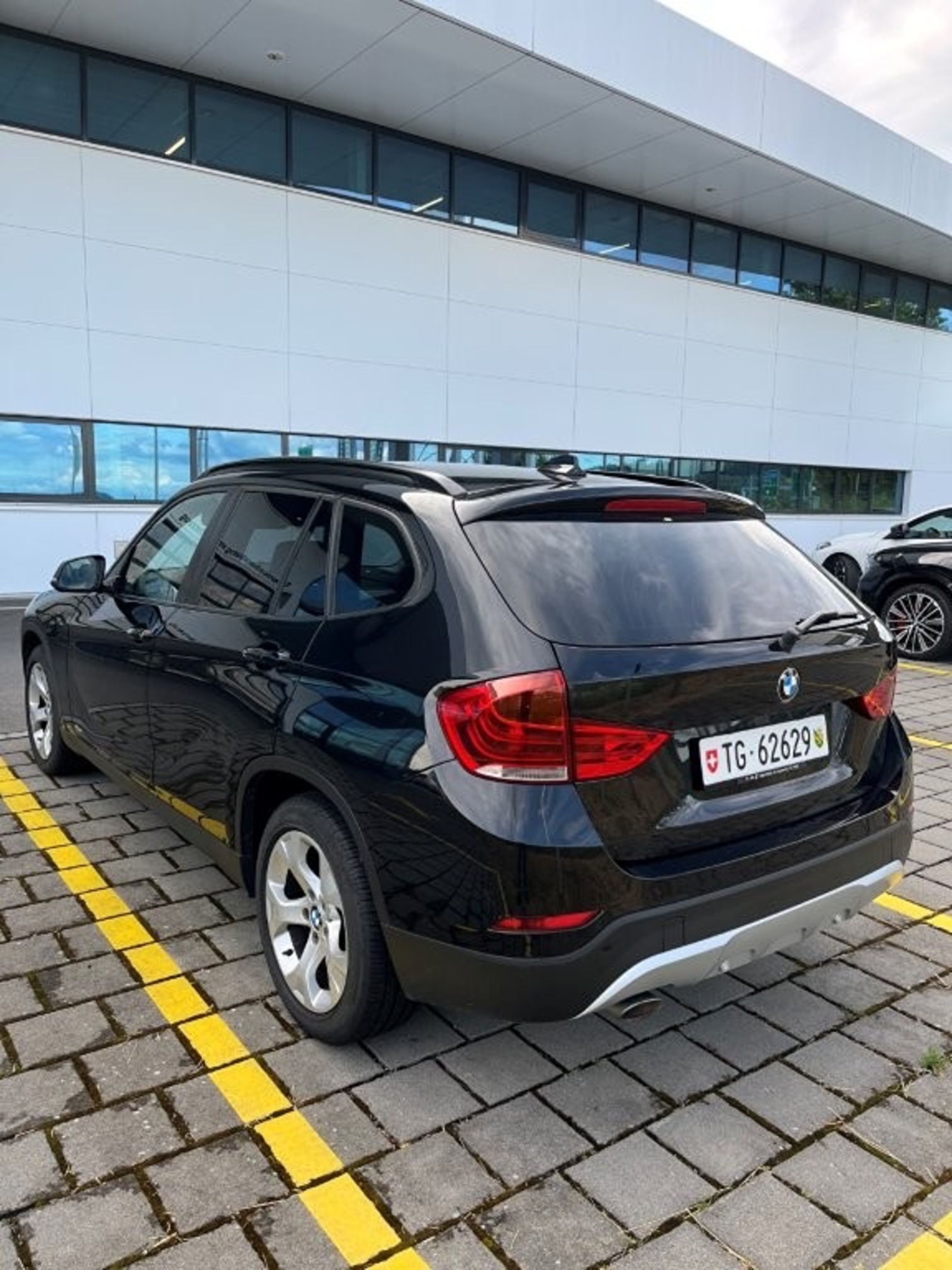 BMW X1 xDrive18d — zdjęcie 7