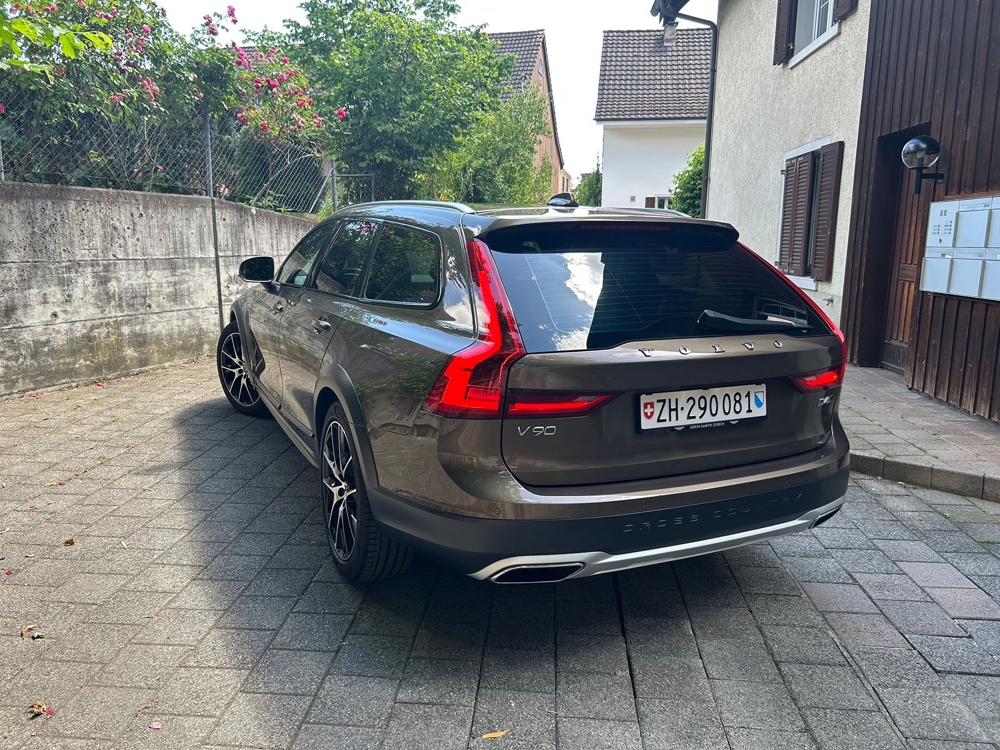 VOLVO V90 CC D4 AWD — zdjęcie 6