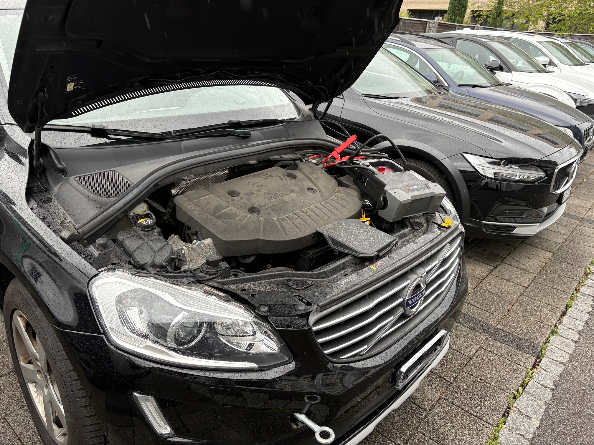 VOLVO XC60 D4 AWD — zdjęcie 3