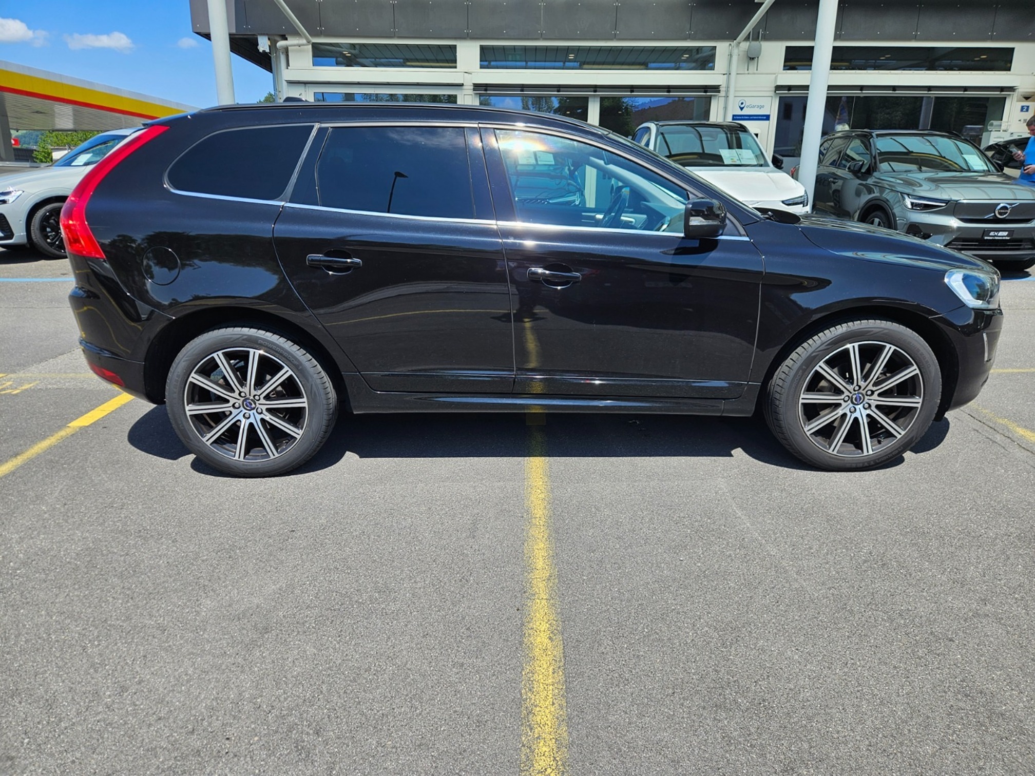 VOLVO XC60 D4 AWD — zdjęcie 6