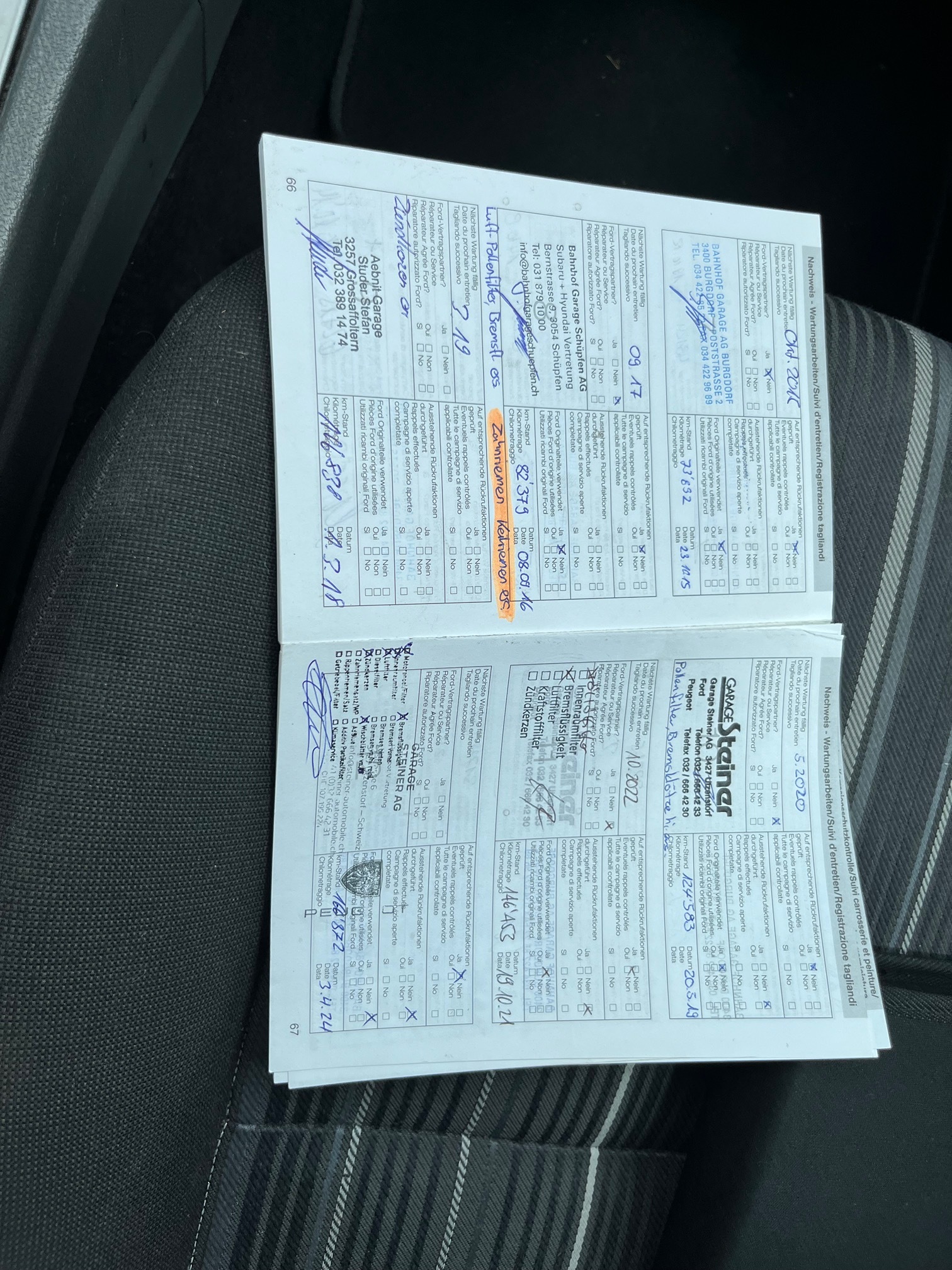 FORD Focus 1.6i 16V — zdjęcie 12