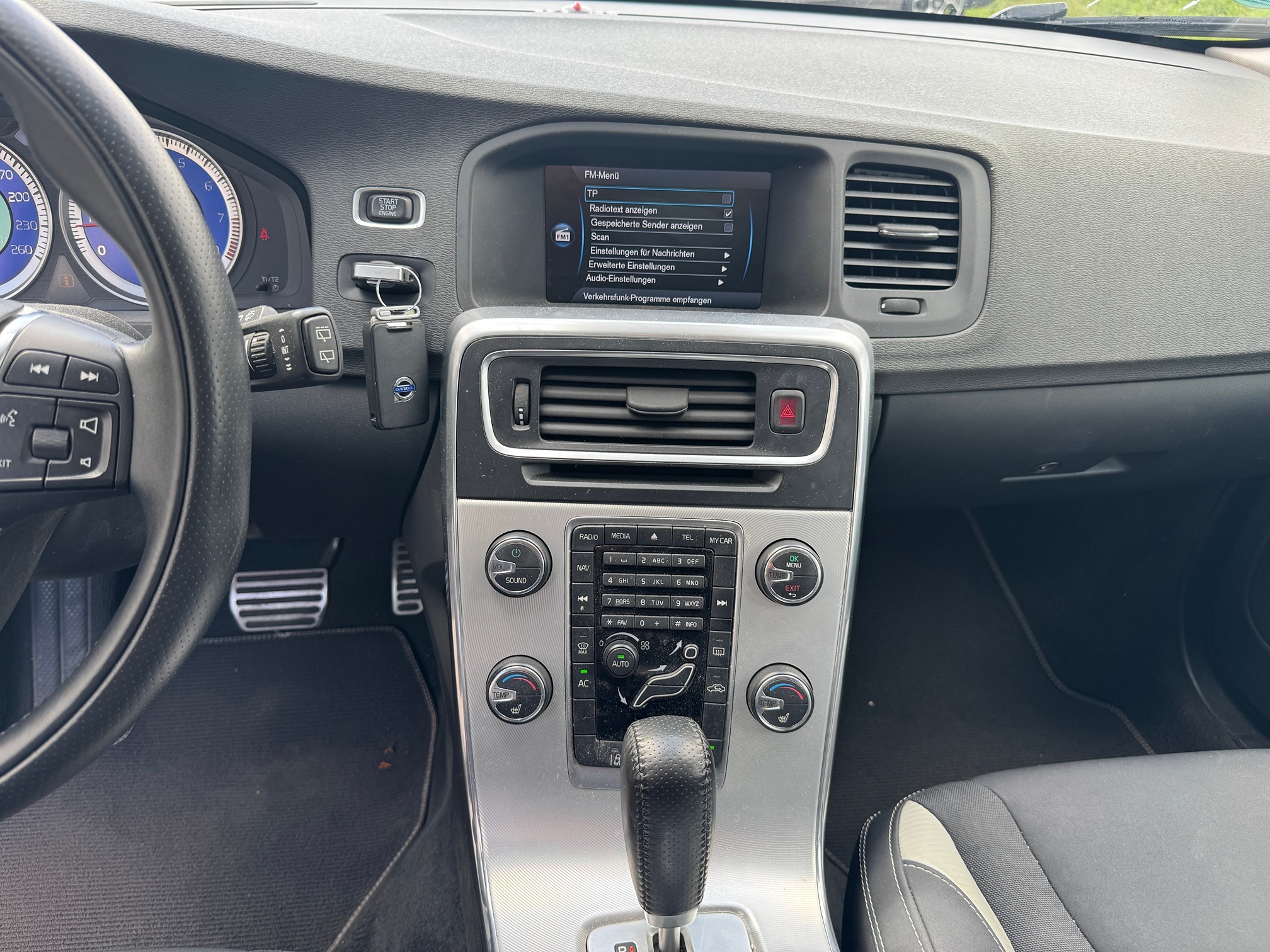 VOLVO V60 T5 R-Design — zdjęcie 5