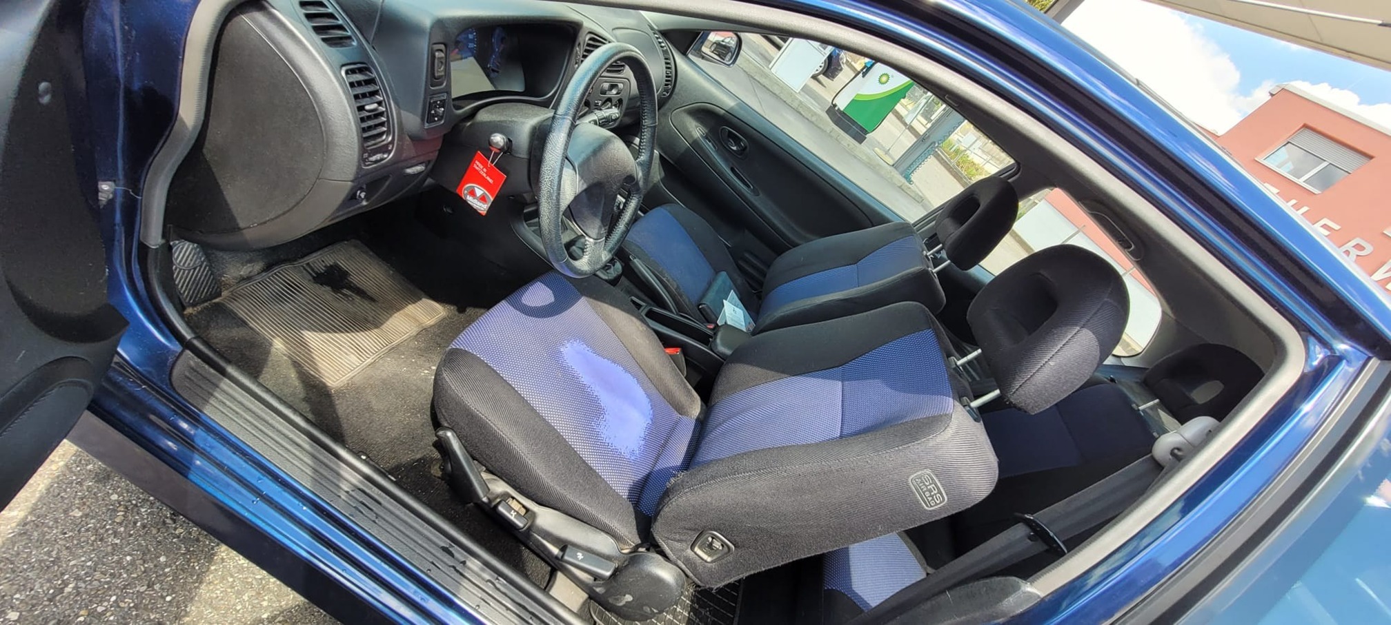 MITSUBISHI Colt 1.3 — zdjęcie 9
