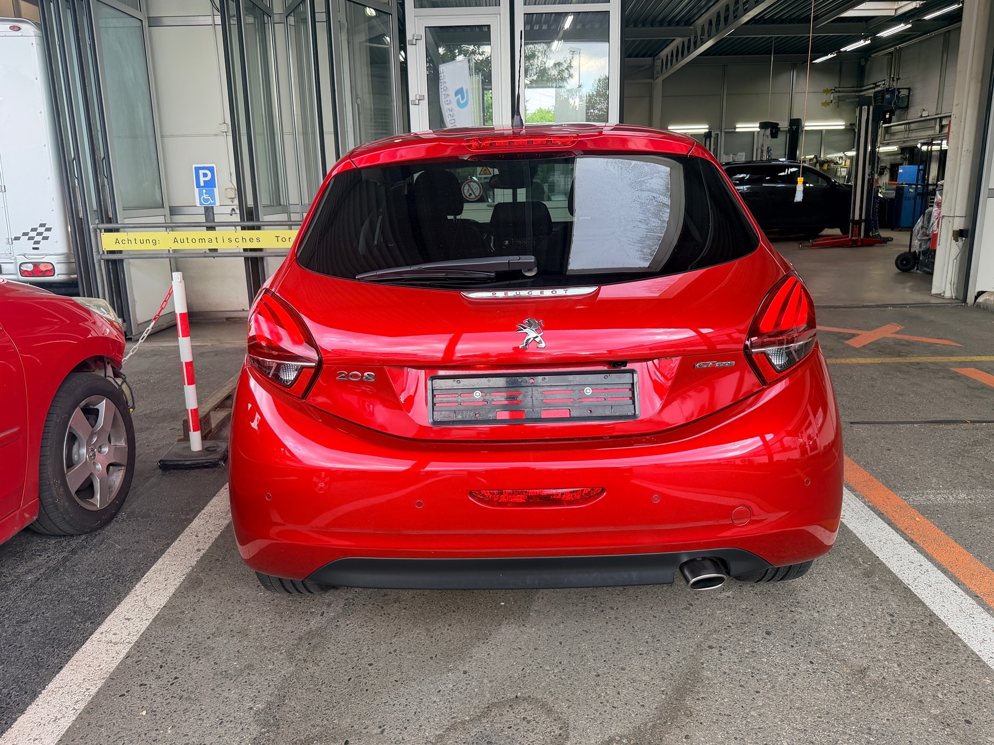 PEUGEOT 208 1.2i STT — zdjęcie 6