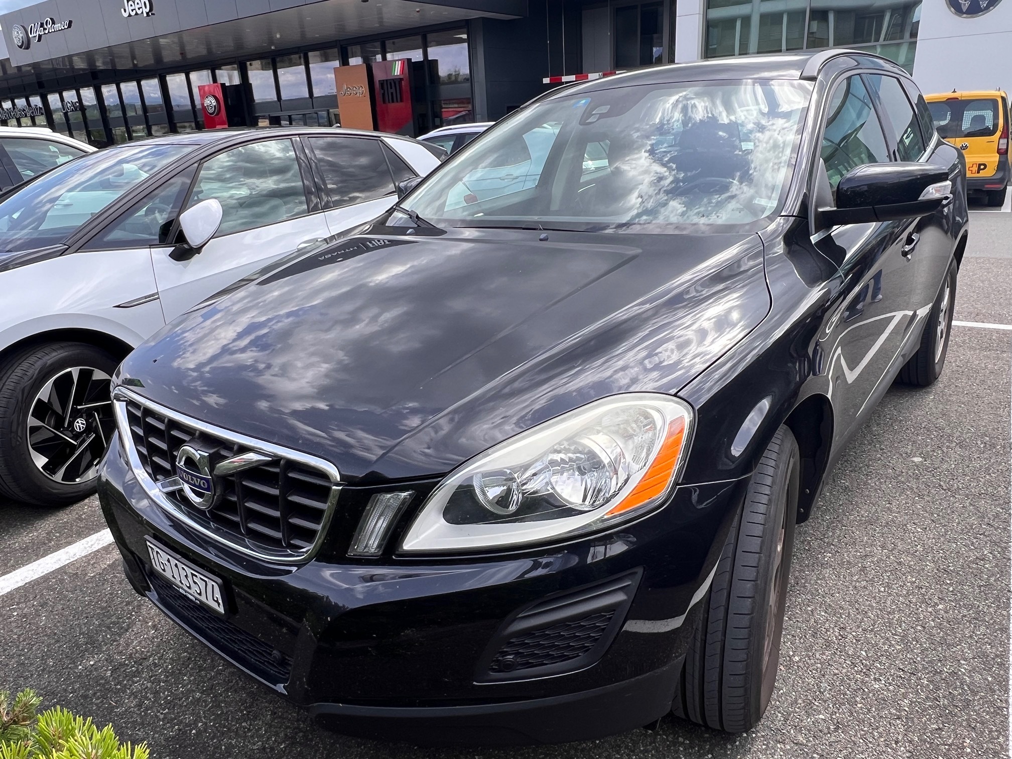 VOLVO XC60 D4 AWD — zdjęcie 2