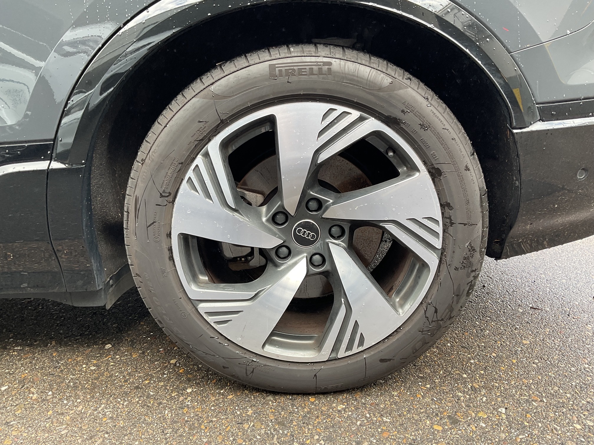 AUDI Q6 e-tron — zdjęcie 12