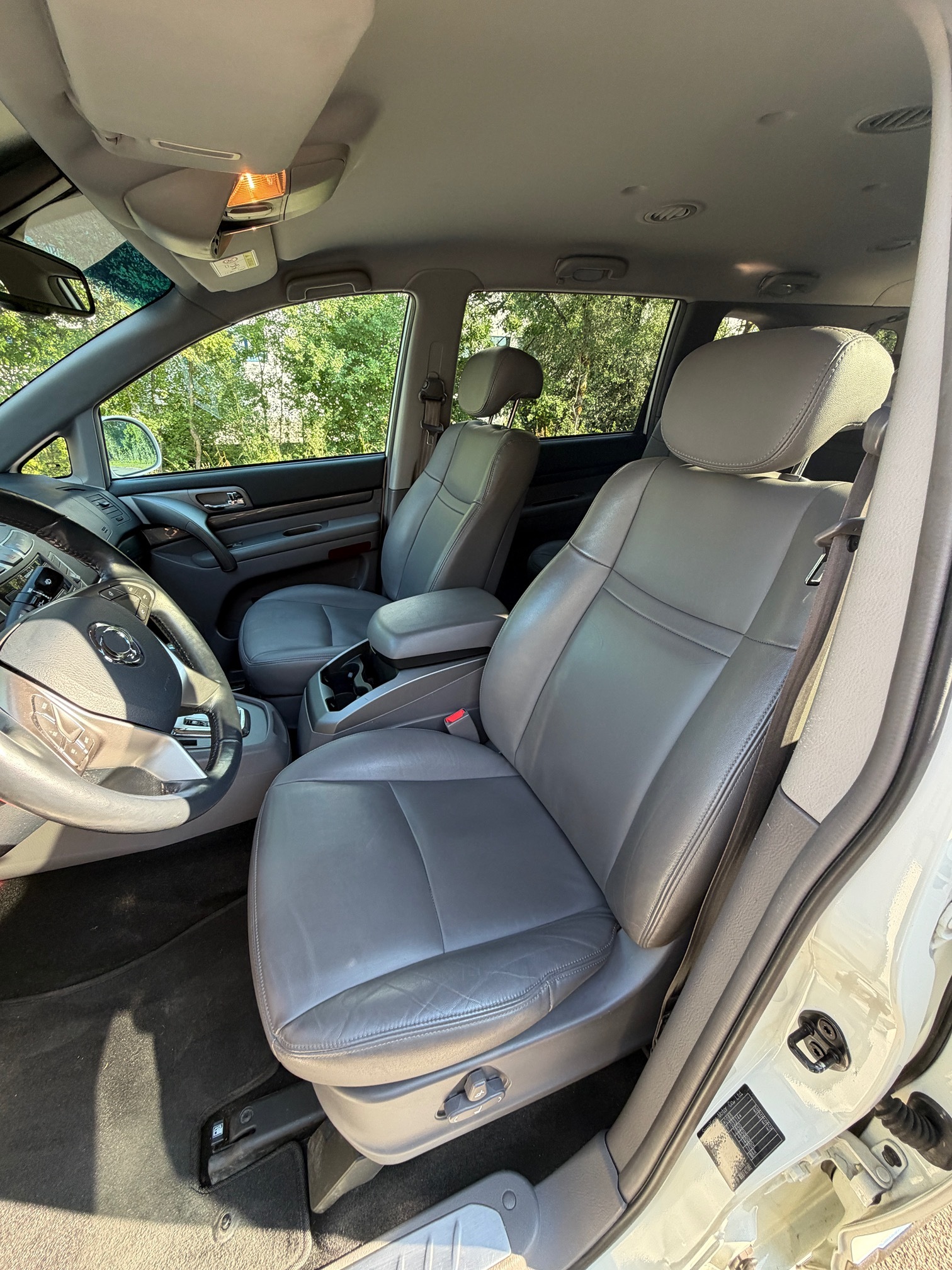 SSANGYONG Rodius SV200 XVT — zdjęcie 9