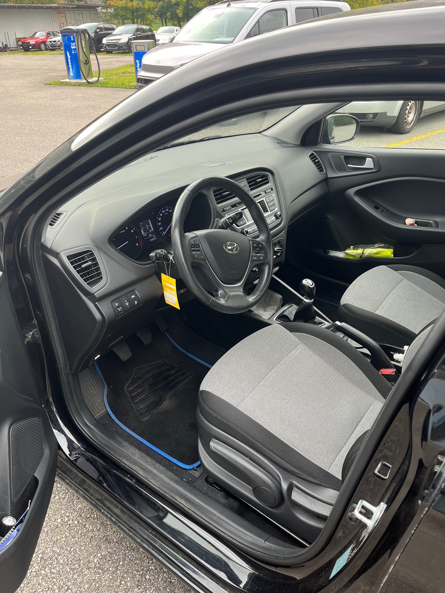 HYUNDAI i20 1.2 — zdjęcie 13