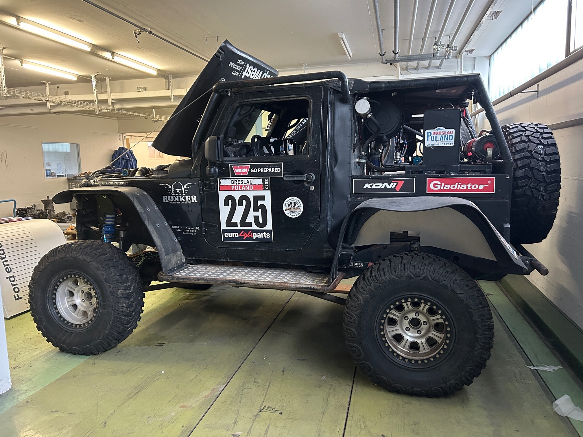 JEEP Wrangler Rally Fahrzeuge 2x — zdjęcie 3