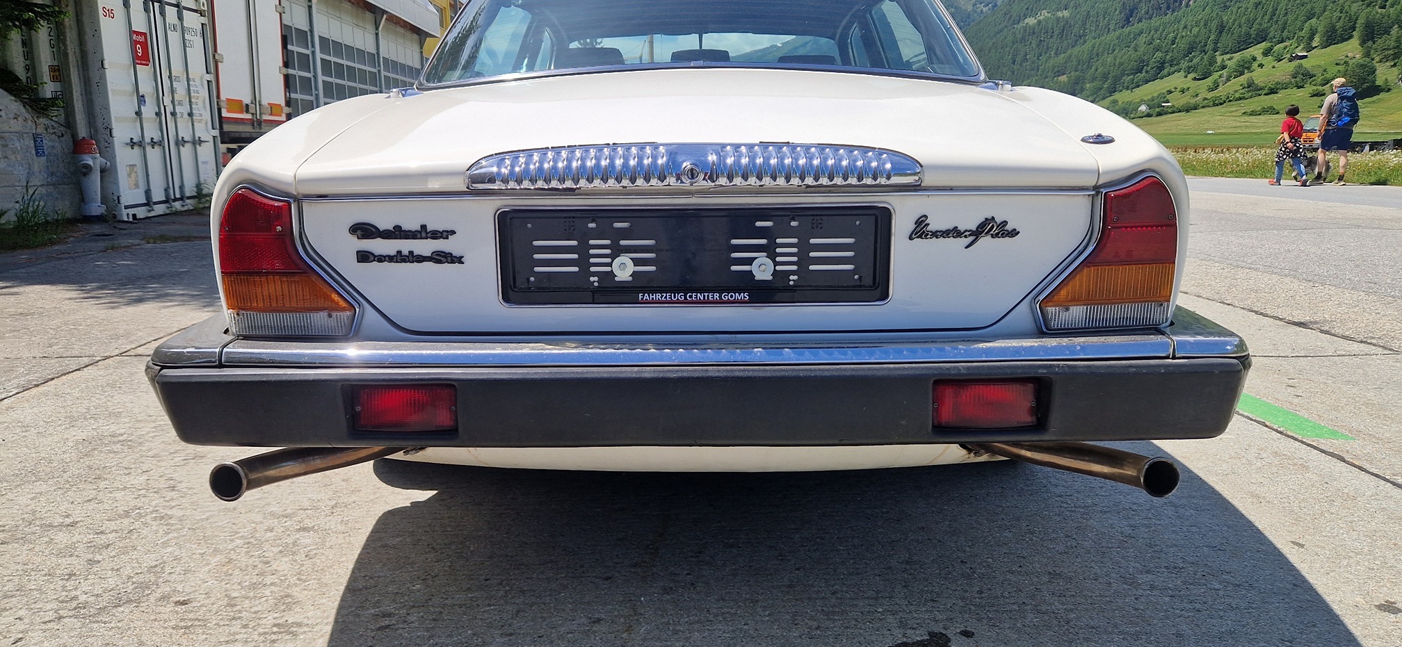 DAIMLER Double SIX Vanden Plass — zdjęcie 6