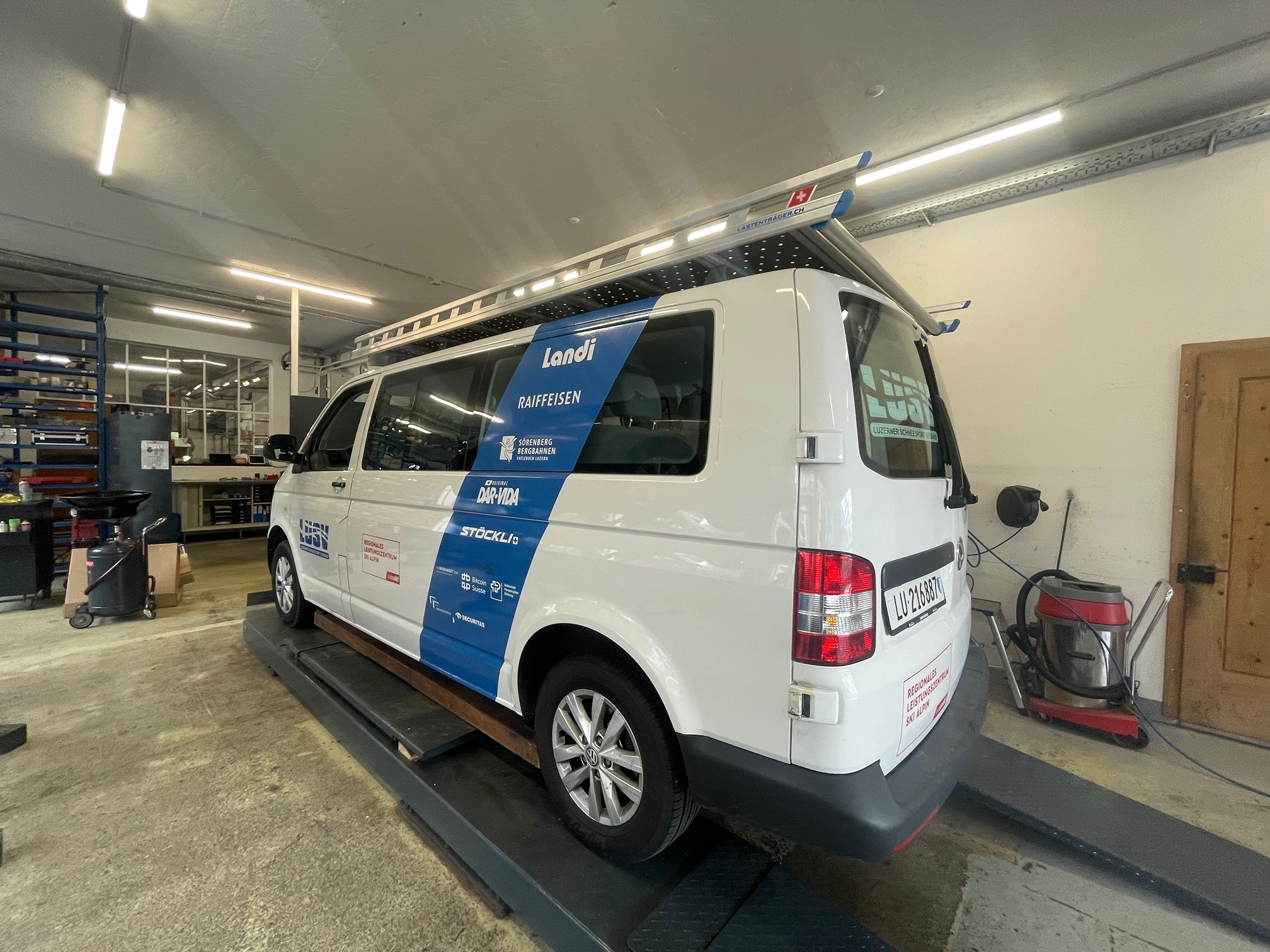 VW T5 Kombi D BMT 4M — zdjęcie 2