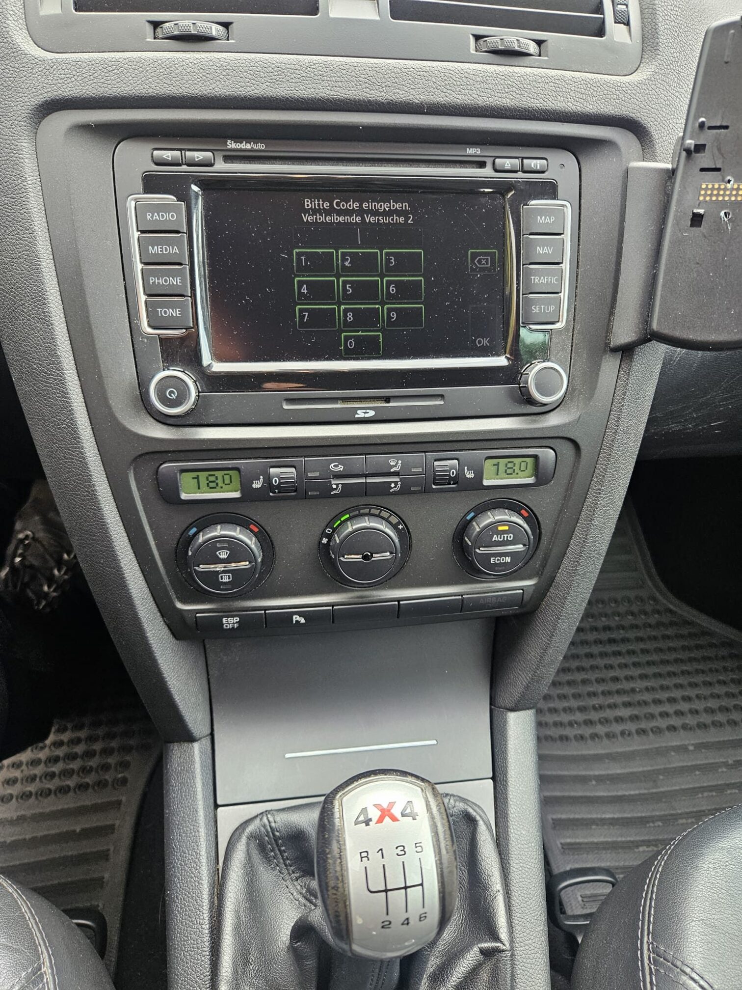 SKODA Octavia Scout 4x4 — zdjęcie 14