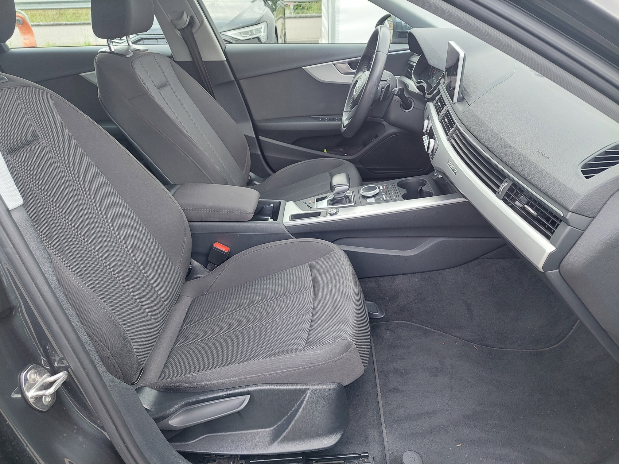 AUDI A4 AV 40 TDI quattro  — zdjęcie 9