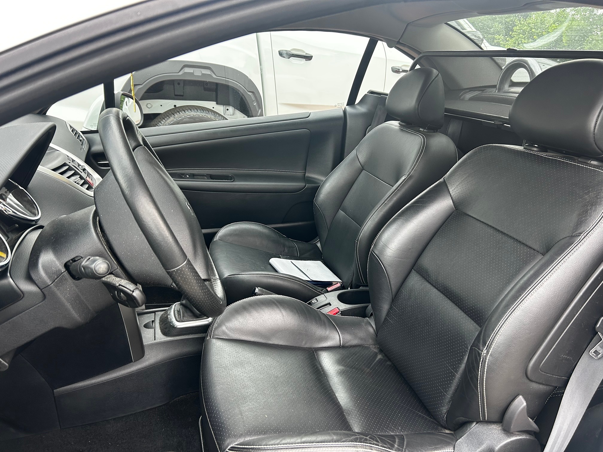 PEUGEOT 207 CC 1.6 Turbo — zdjęcie 8