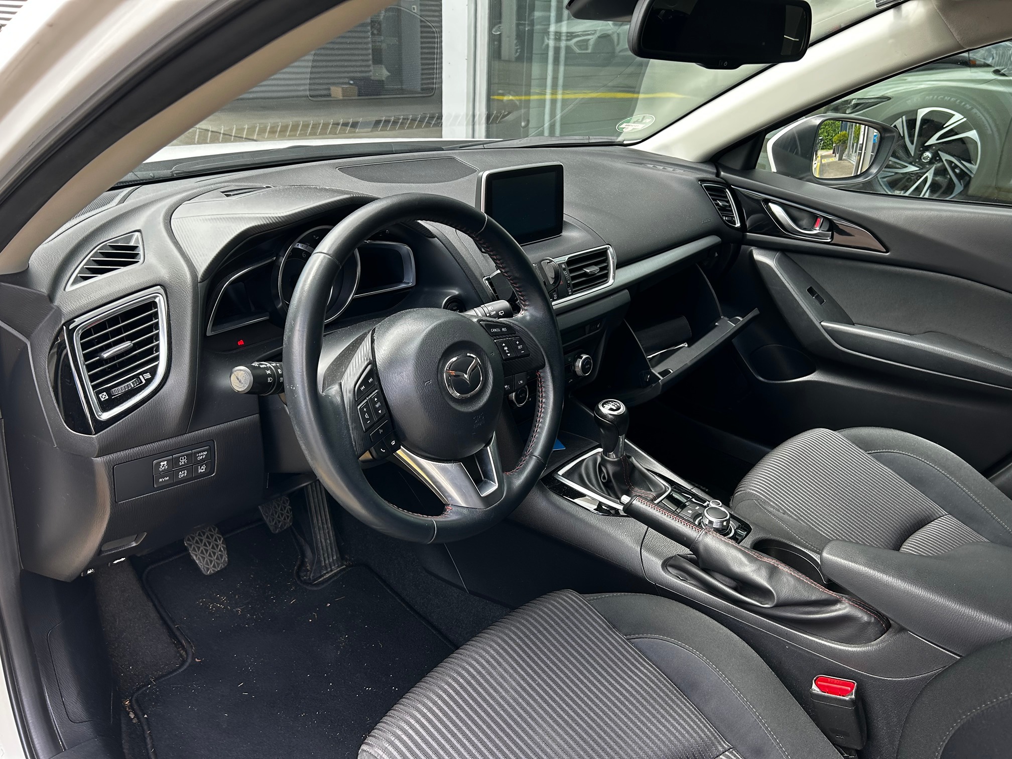 MAZDA 3 SkyG 165 HB — zdjęcie 9