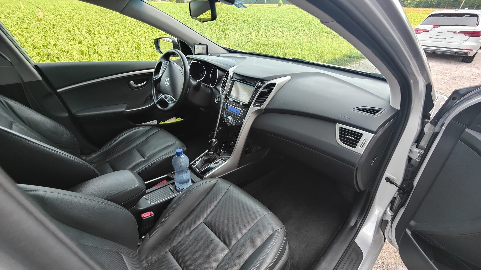 HYUNDAI i30 1.6 CRDI ISG — zdjęcie 10