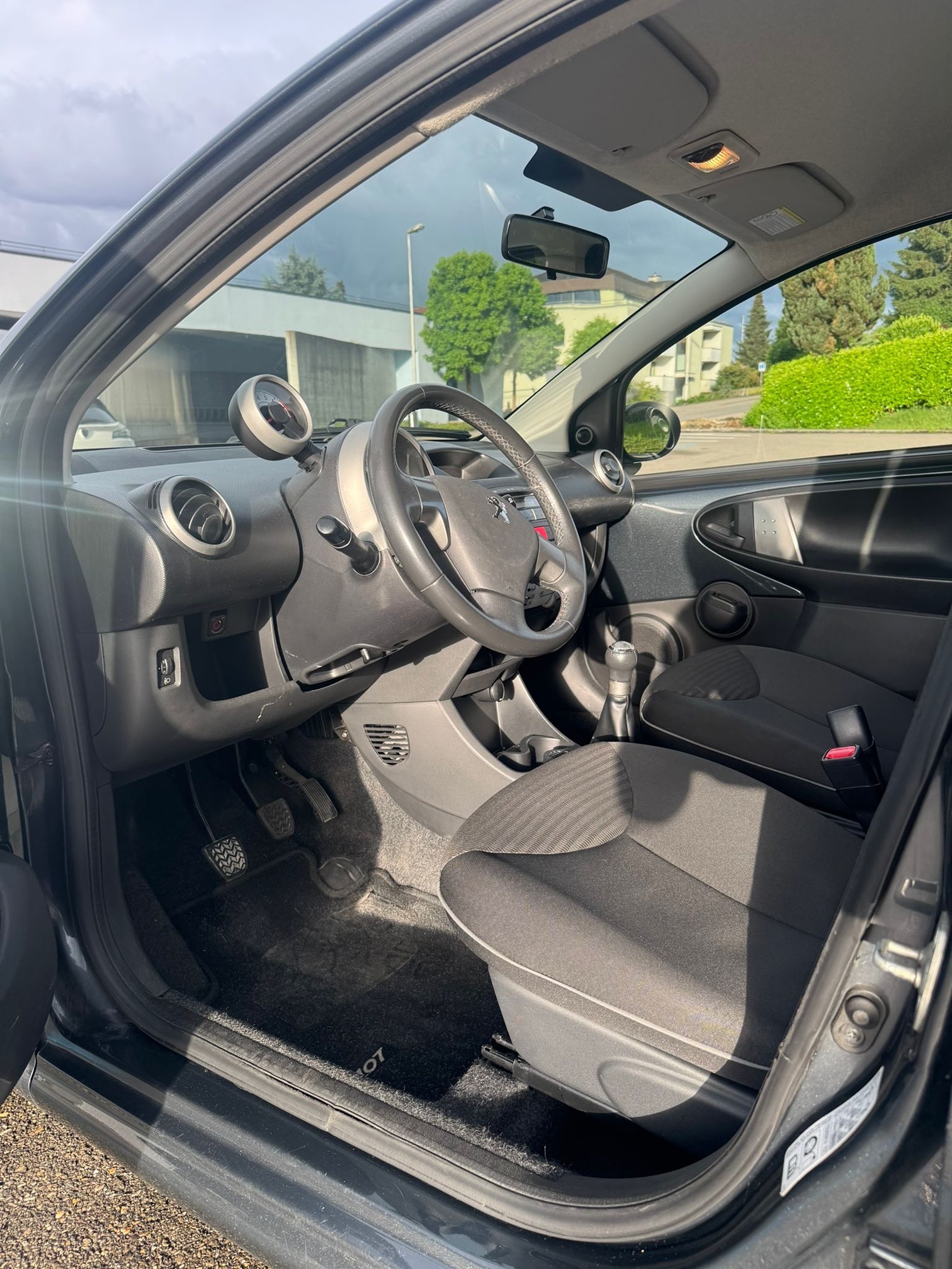 PEUGEOT 107 1.0i — zdjęcie 6