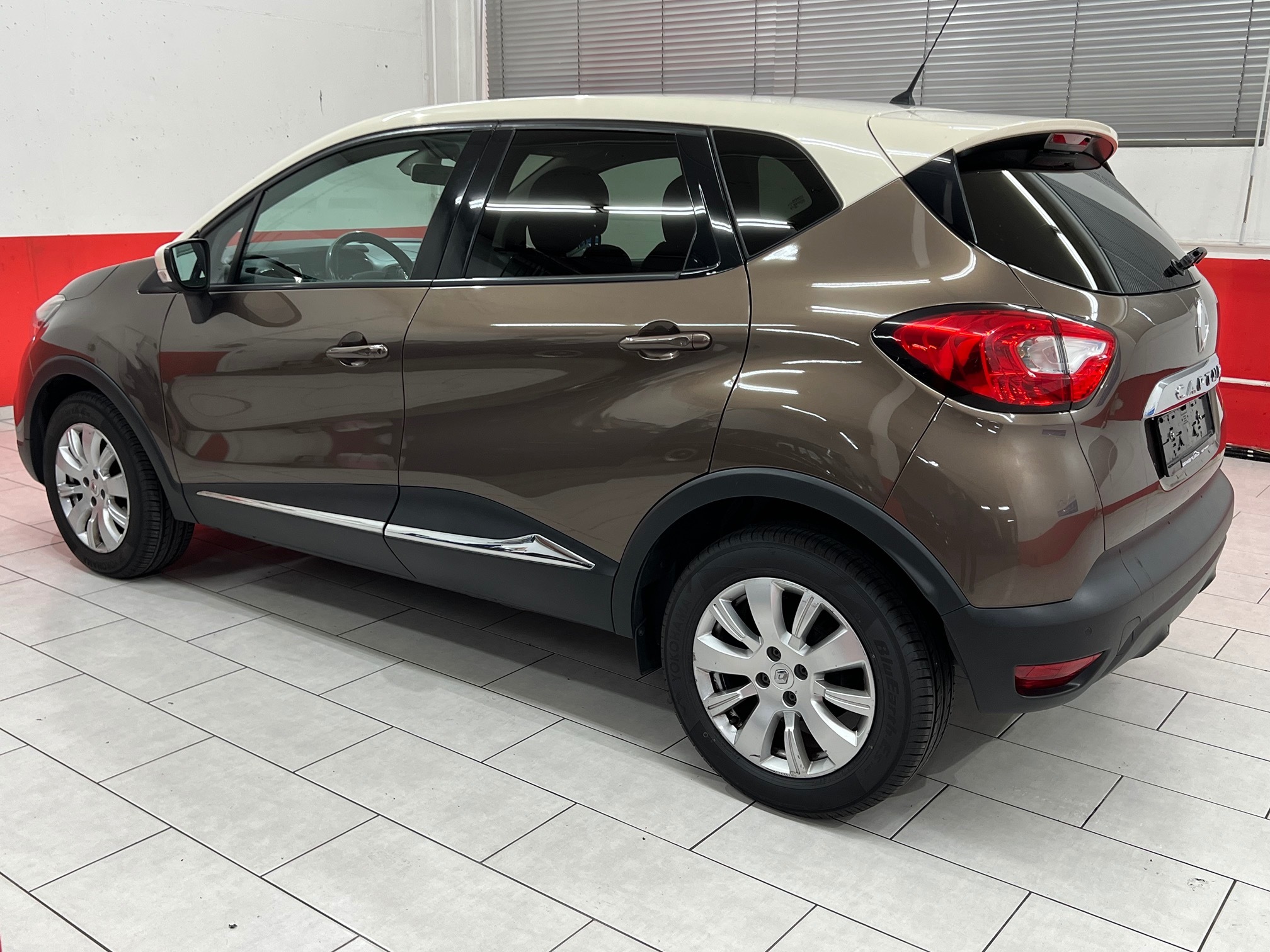 RENAULT Captur 1.2 120EDC — zdjęcie 15