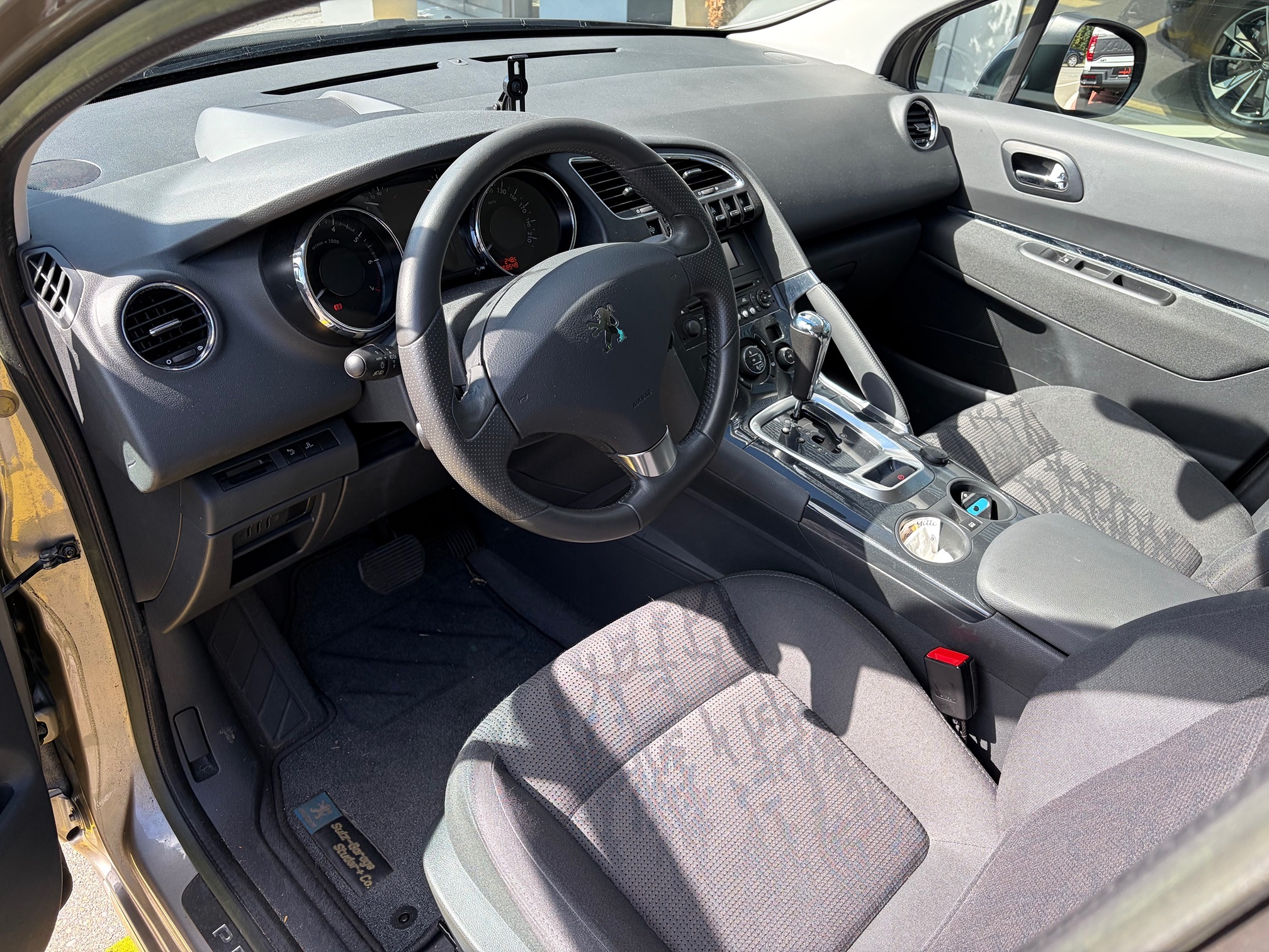 PEUGEOT 3008 1.6i Turbo — zdjęcie 6