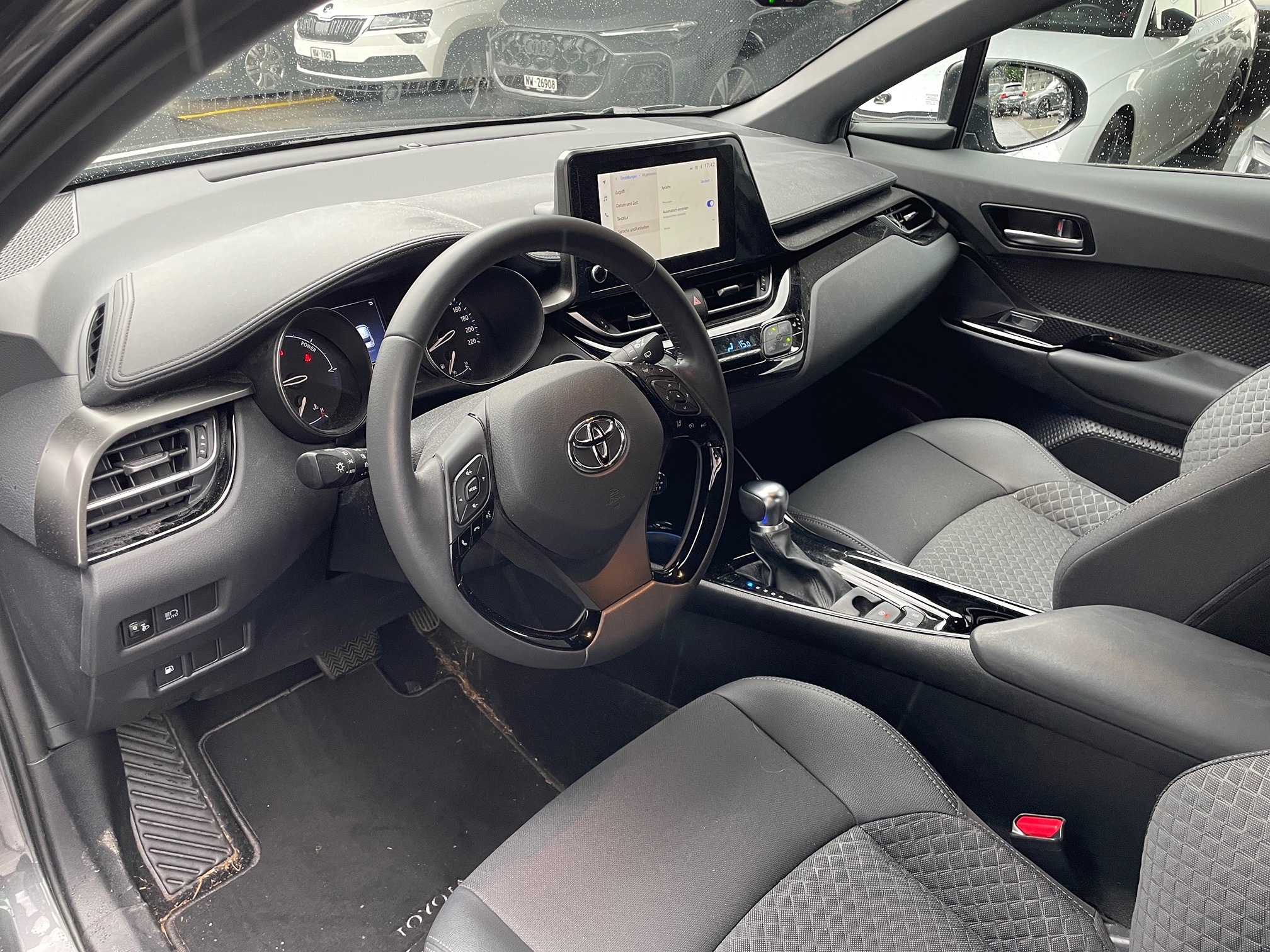 TOYOTA C-HR 1.8 Hybrid — zdjęcie 7