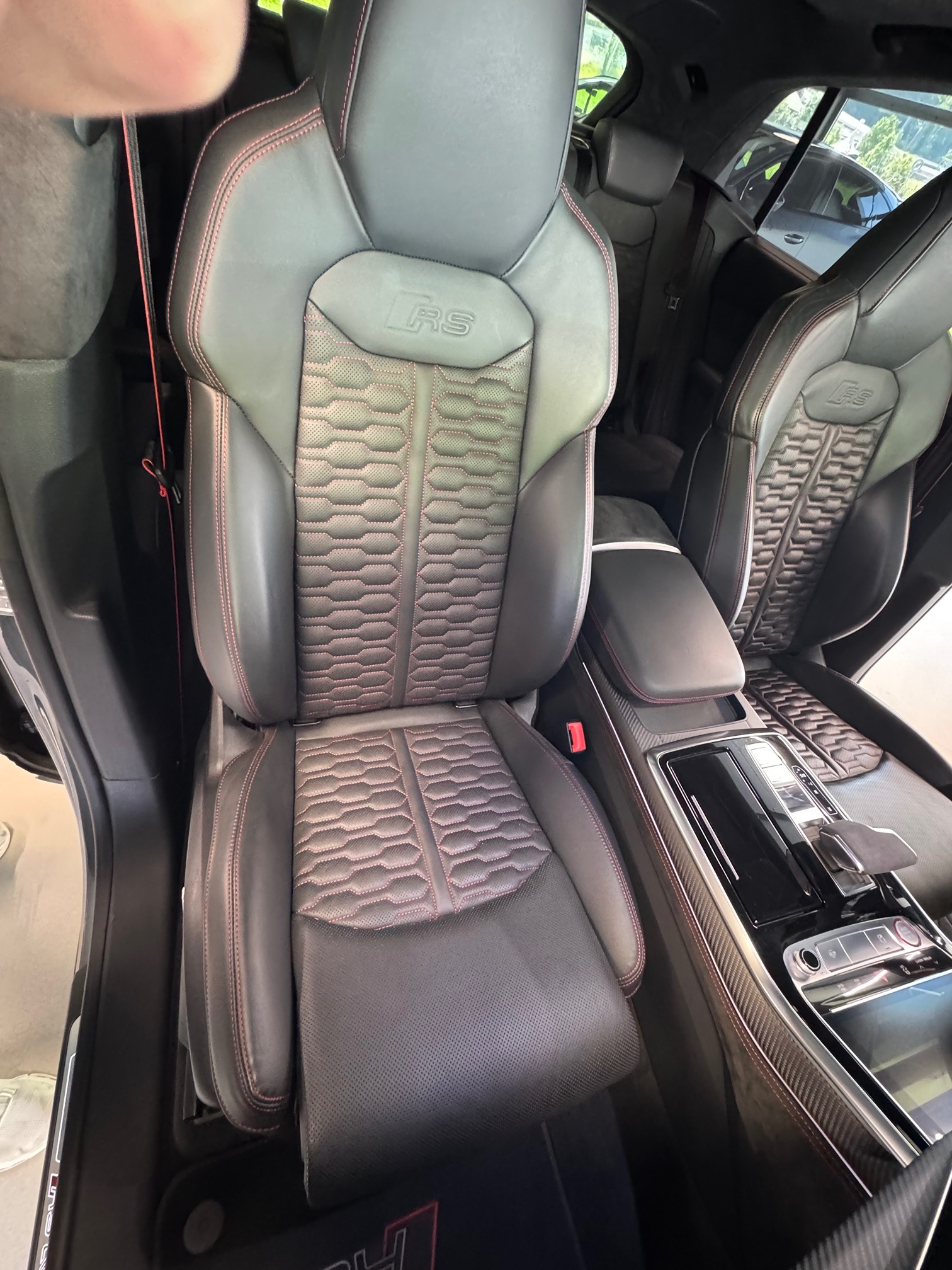 AUDI RS Q8 — zdjęcie 10