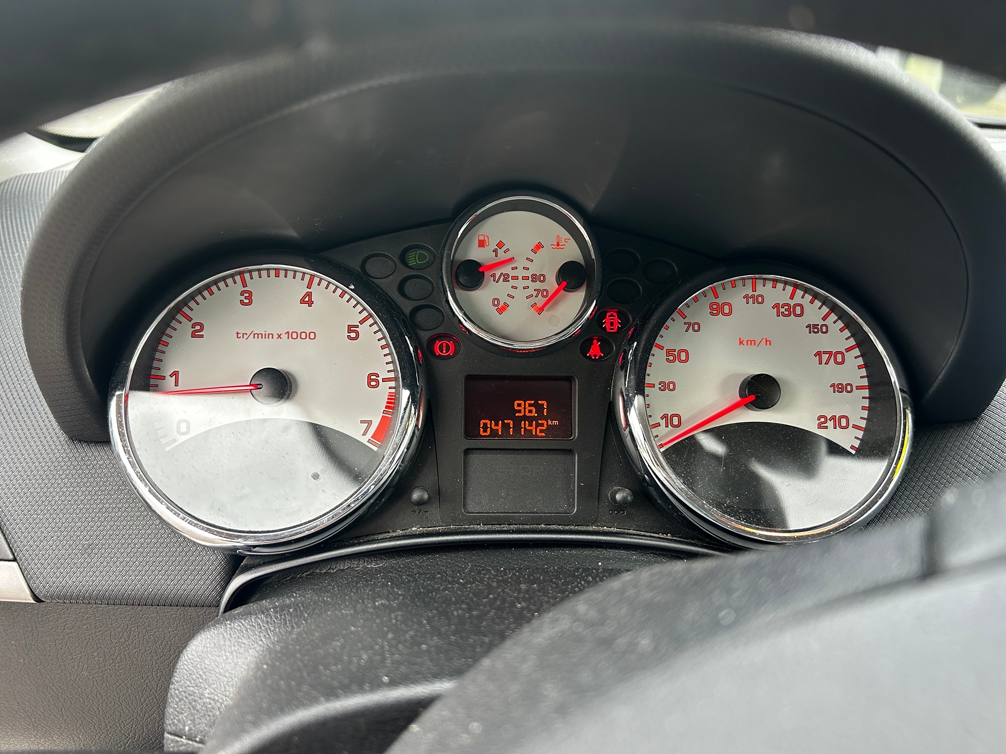 PEUGEOT 207 CC 1.6 Turbo — zdjęcie 11