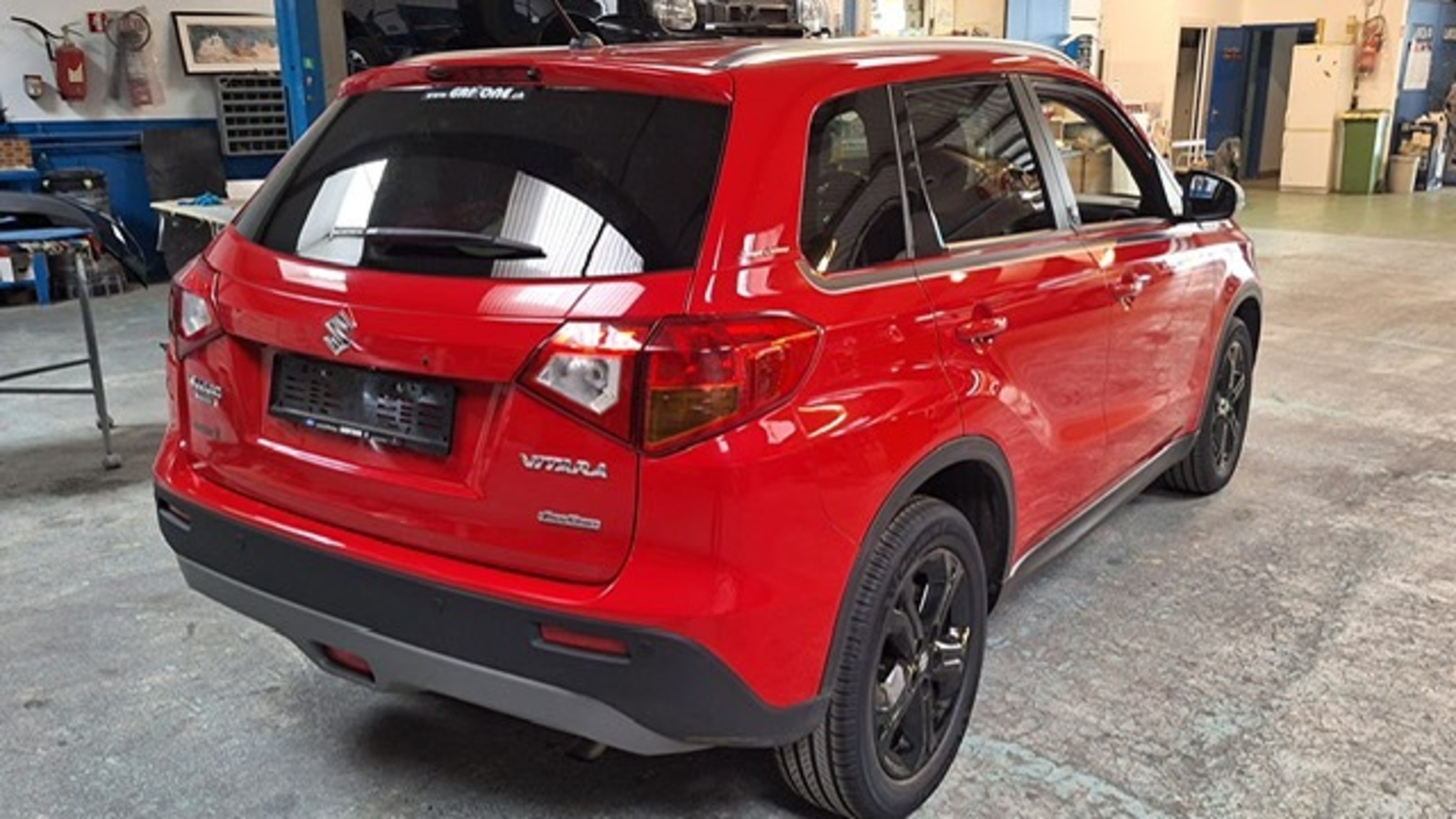SUZUKI Vitara1.4T 4WD Sergio Cellano — zdjęcie 9